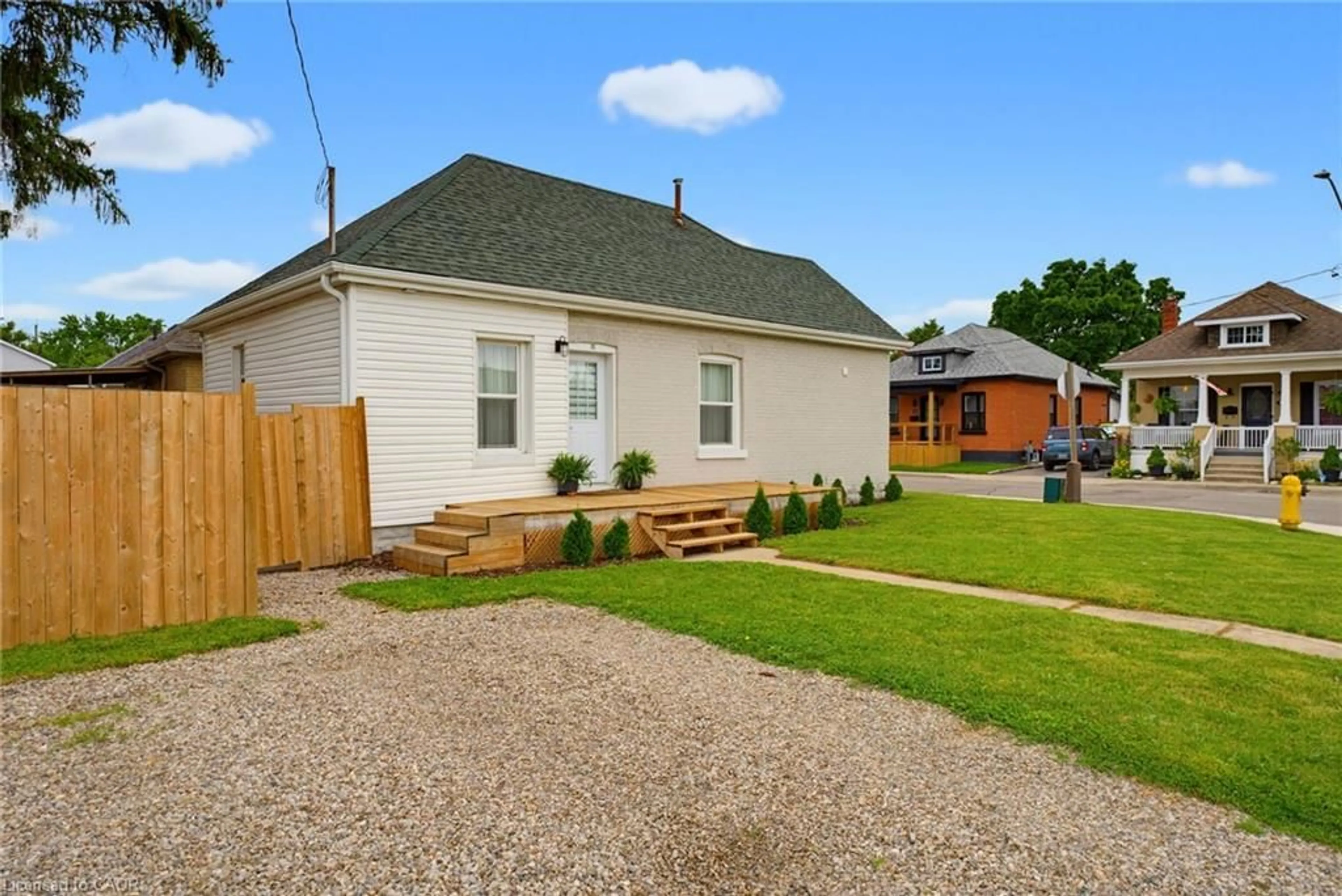 Unknown for 15 Gordon St, Brantford Ontario N3S 2M7