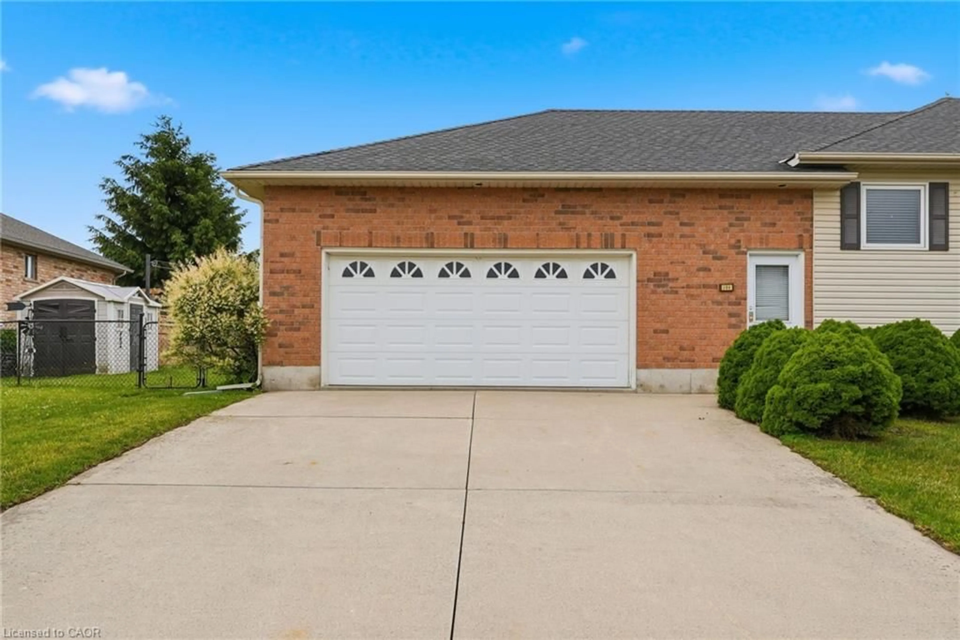 Home with brick exterior material, unknown for 900 Boyd Ave, Listowel Ontario N4W 3V5