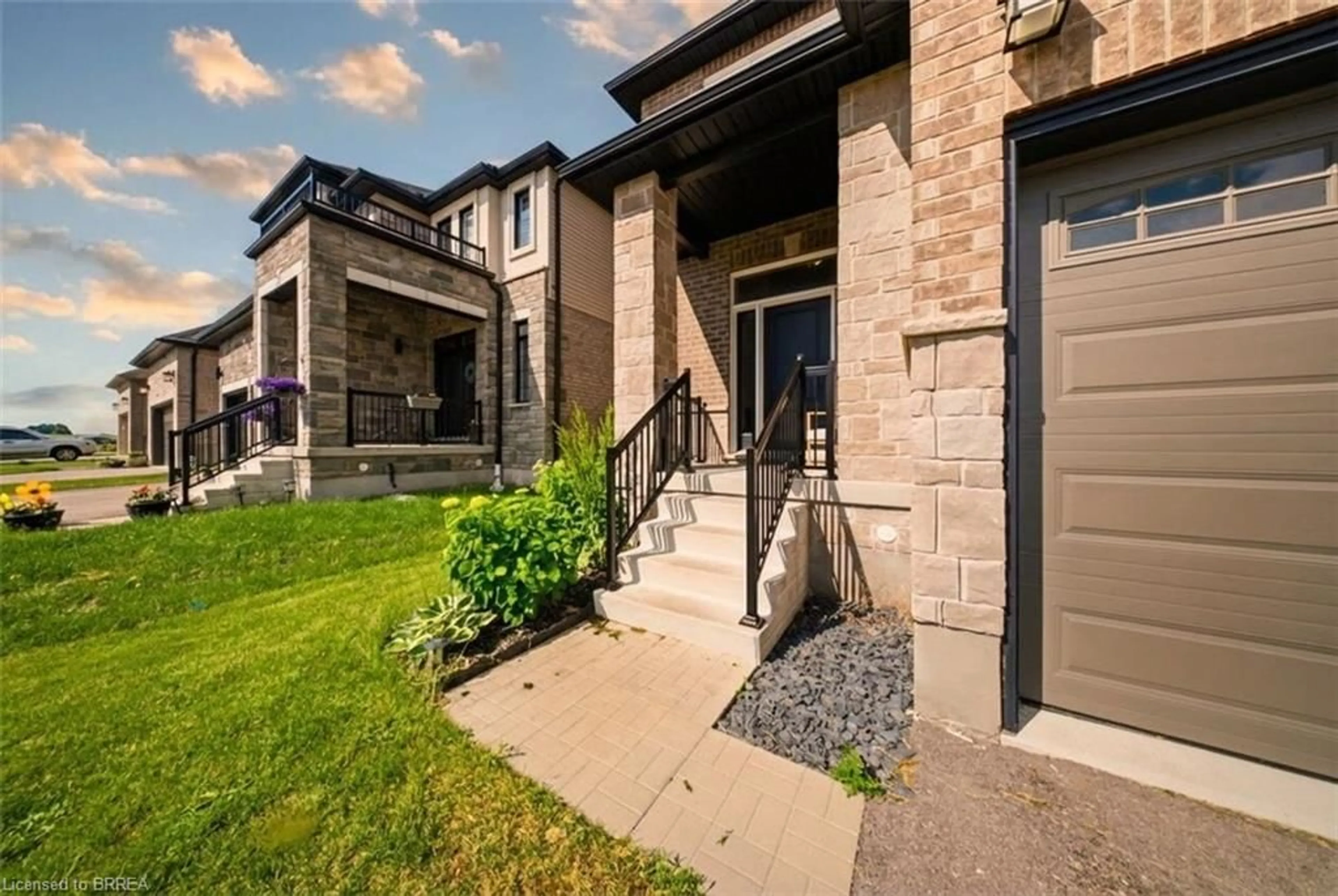 Home with brick exterior material, street for 185 Savannah Ridge Dr, Paris Ontario N3L 0L5