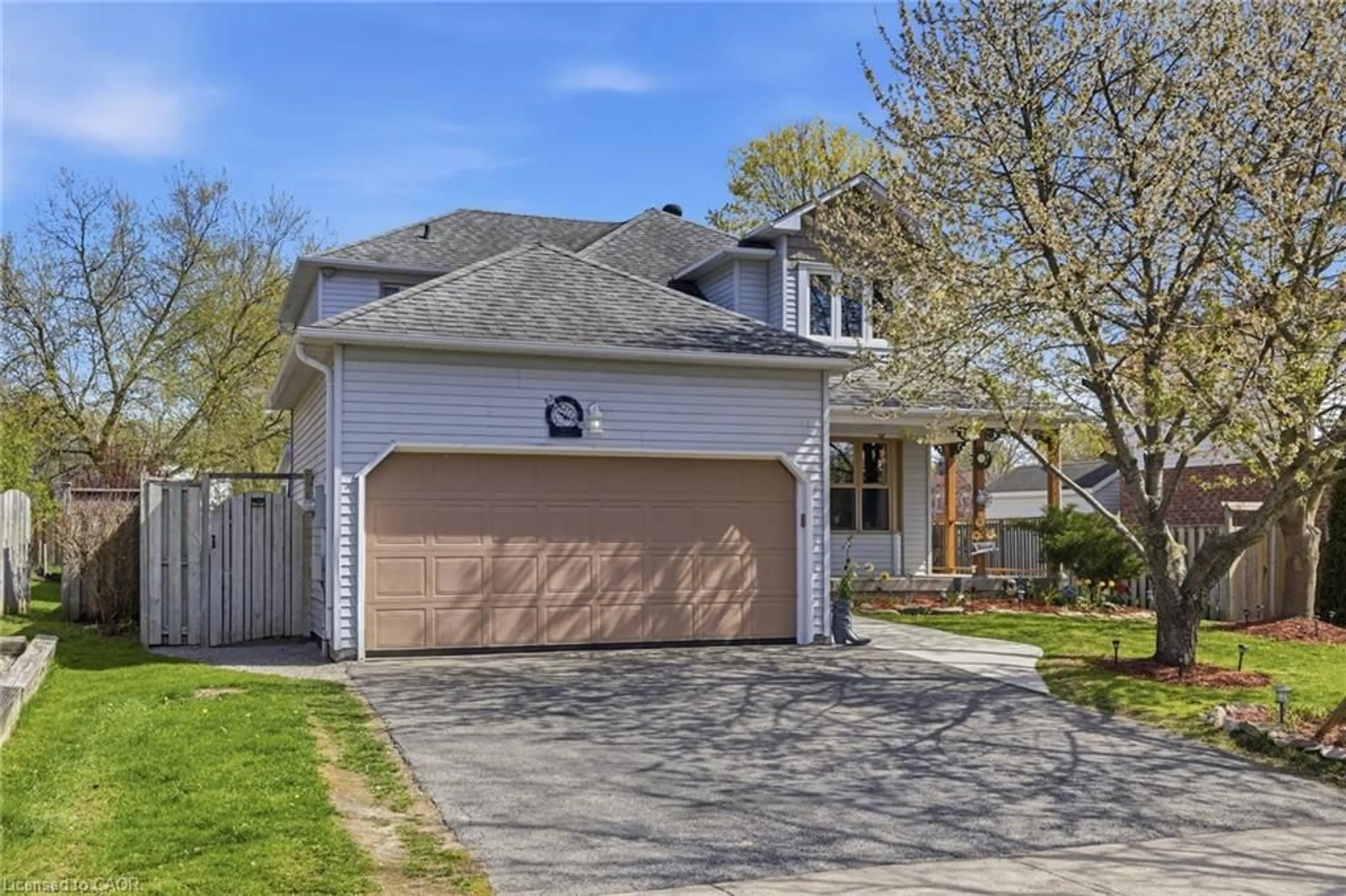 Unknown for 4 Broom St, Ayr Ontario N0B 1E0