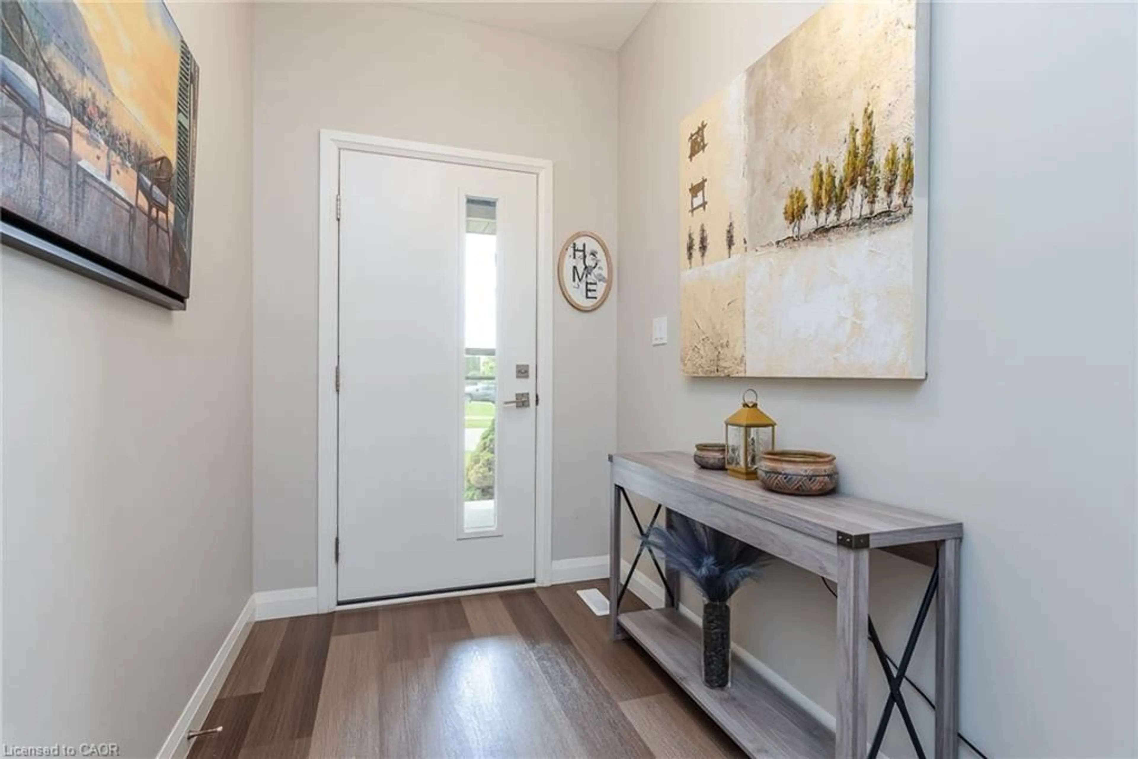 Indoor entryway for 82 Rowe Ave, Exeter Ontario N0M 1S1