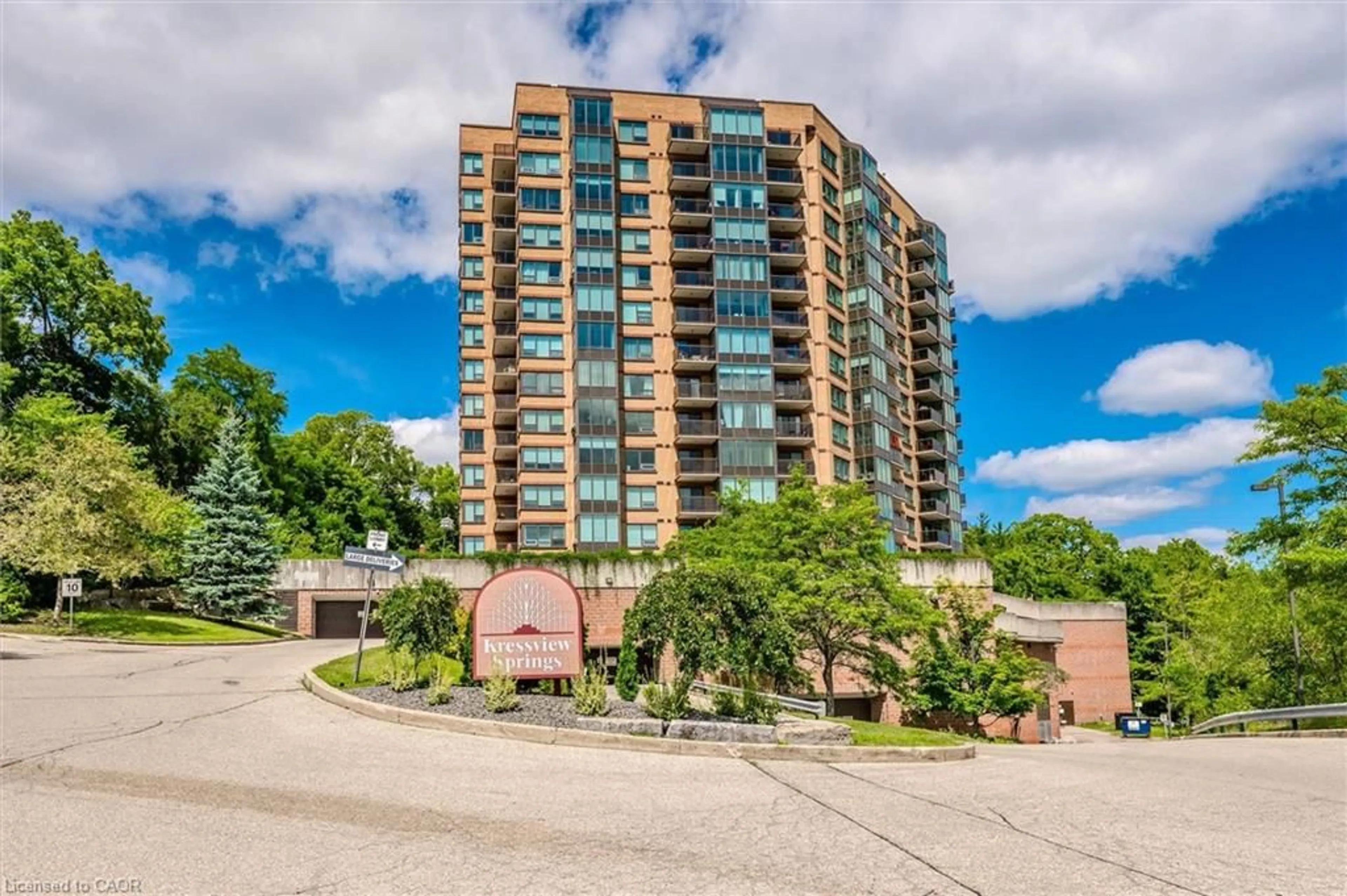 A pic from outside/outdoor area/front of a property/back of a property/a pic from drone, unknown for 237 King St #1106, Waterloo Ontario N3H 5L2