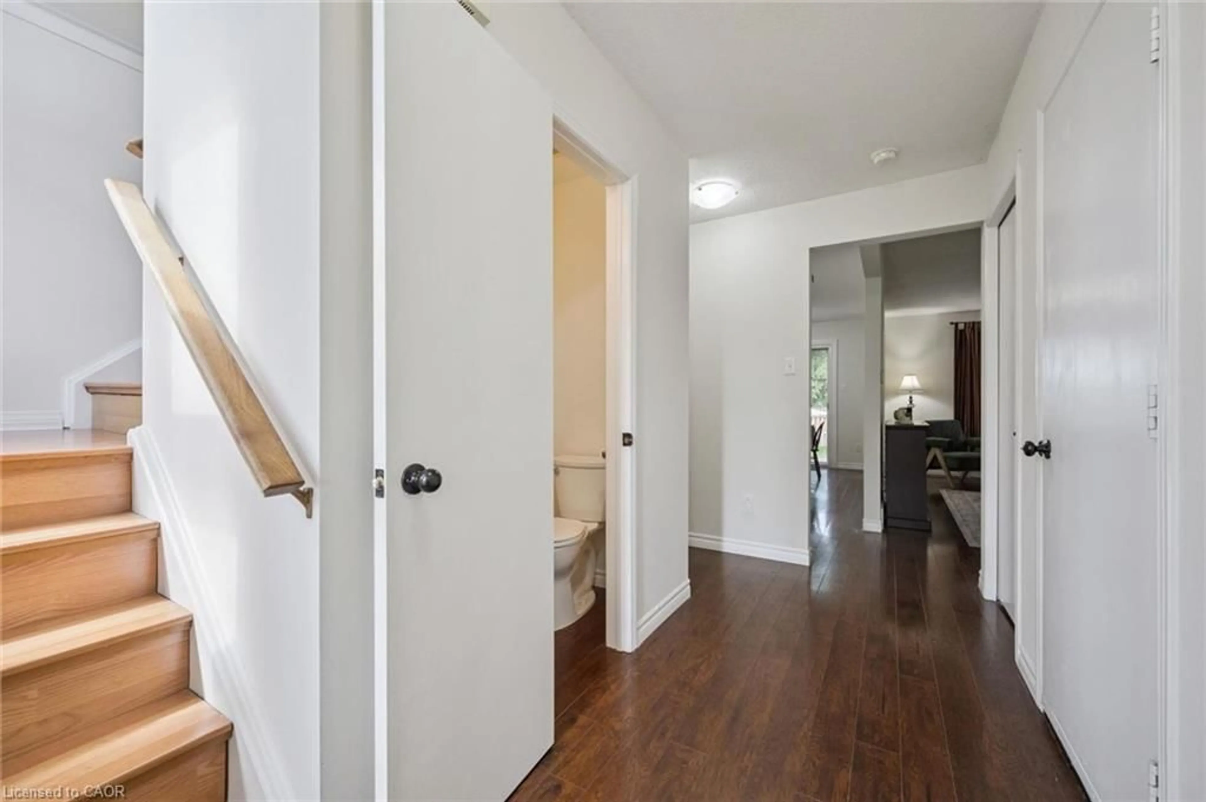 Indoor entryway for 282 Newbury Dr, Kitchener Ontario N2N 3A3
