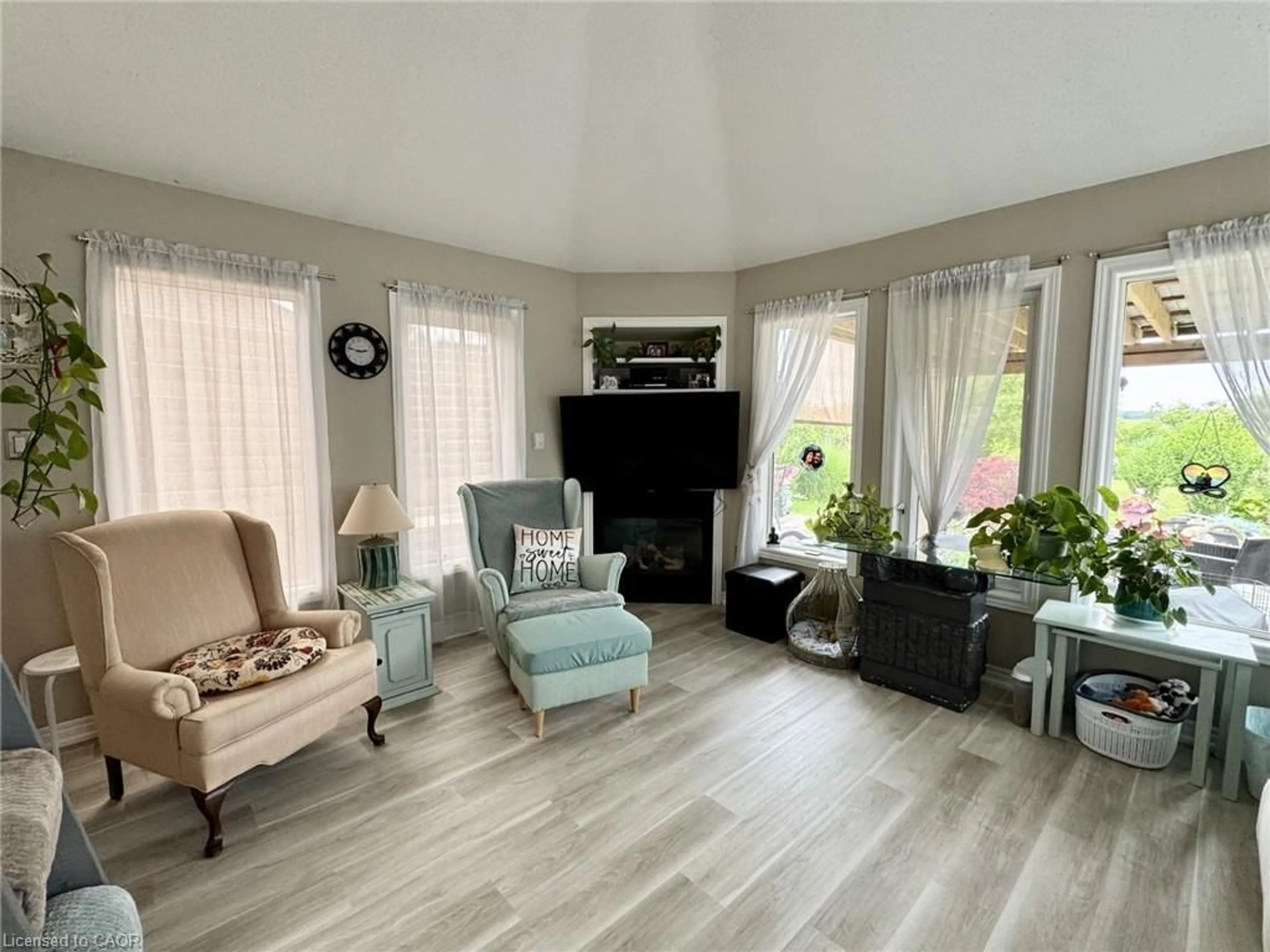 Living room with furniture, unknown for 4 Balsam Trail, Port Rowan Ontario N0E 1M0