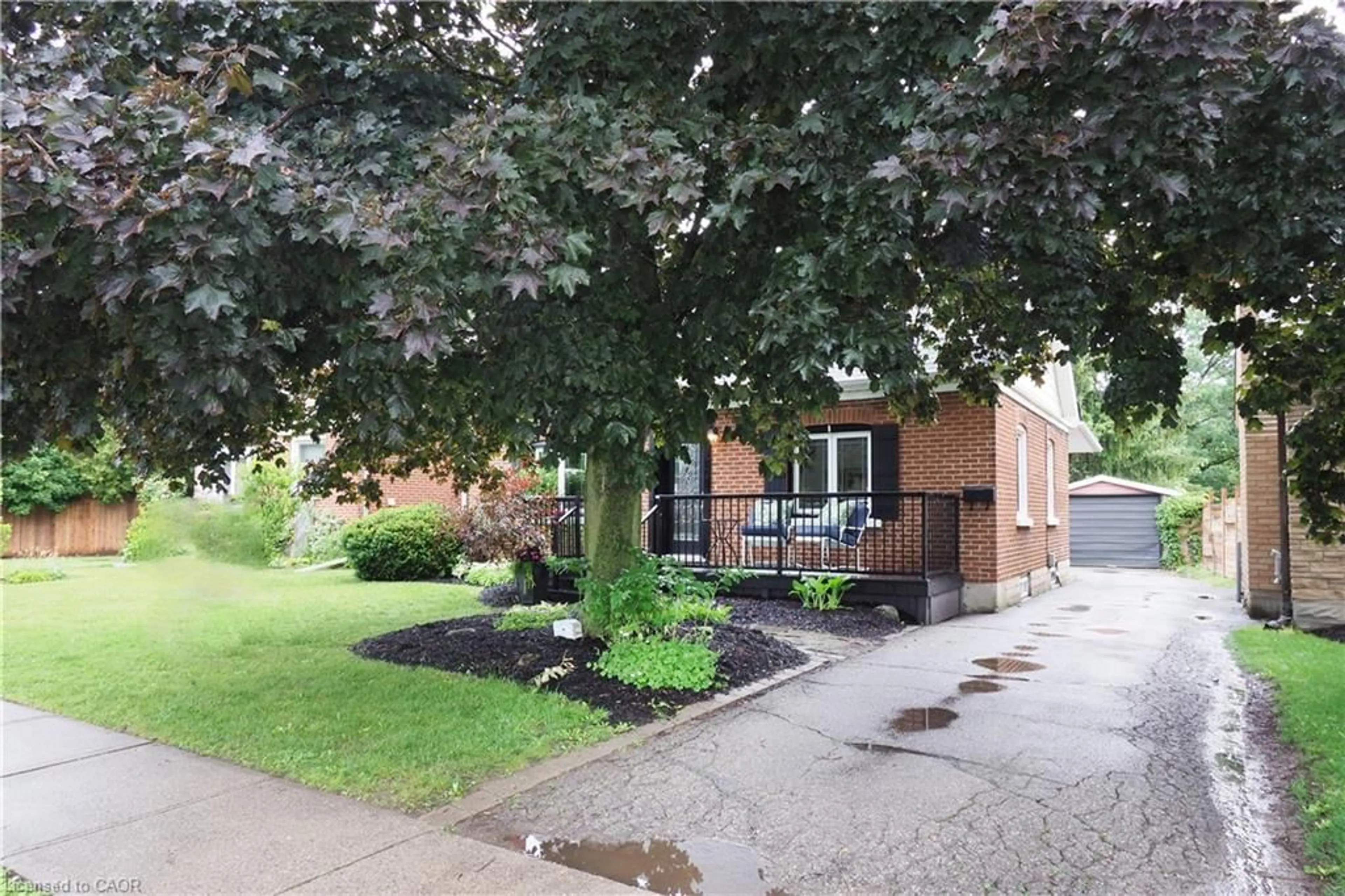 Unknown for 633 Rose St, Cambridge Ontario N3H 2E7