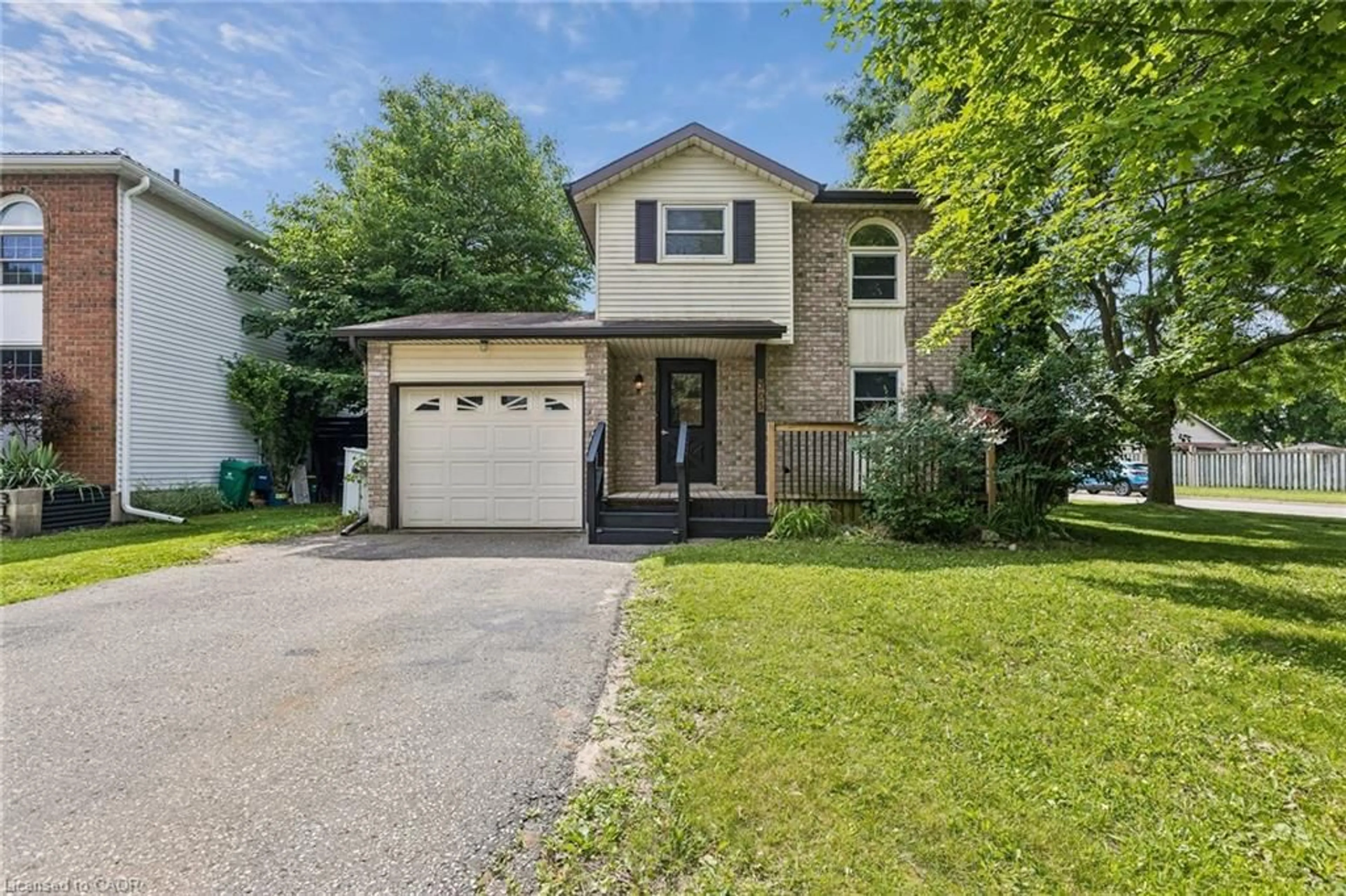 Unknown for 305 Sekura St, Cambridge Ontario N1R 7V8