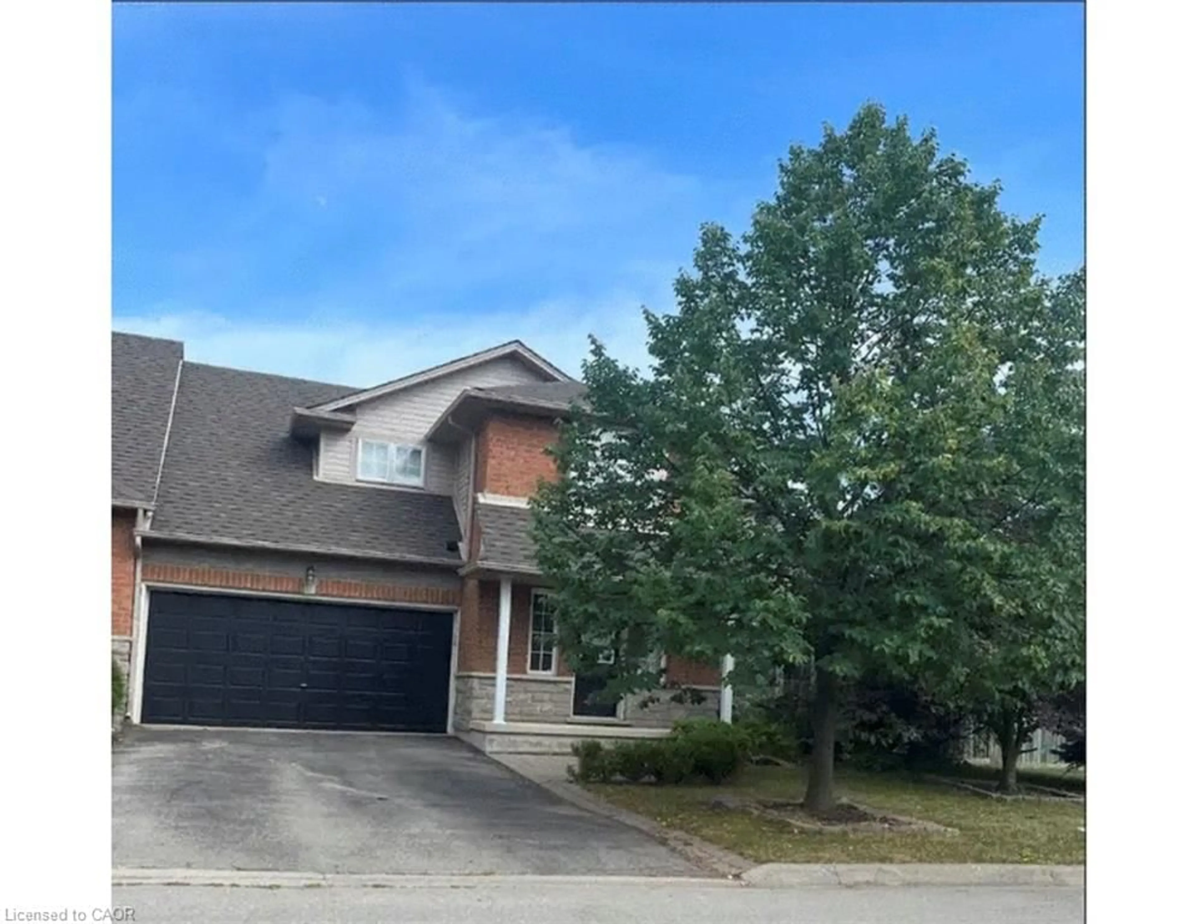 A pic from outside/outdoor area/front of a property/back of a property/a pic from drone, street for 4000 Medland Dr, Burlington Ontario L7M 4W7