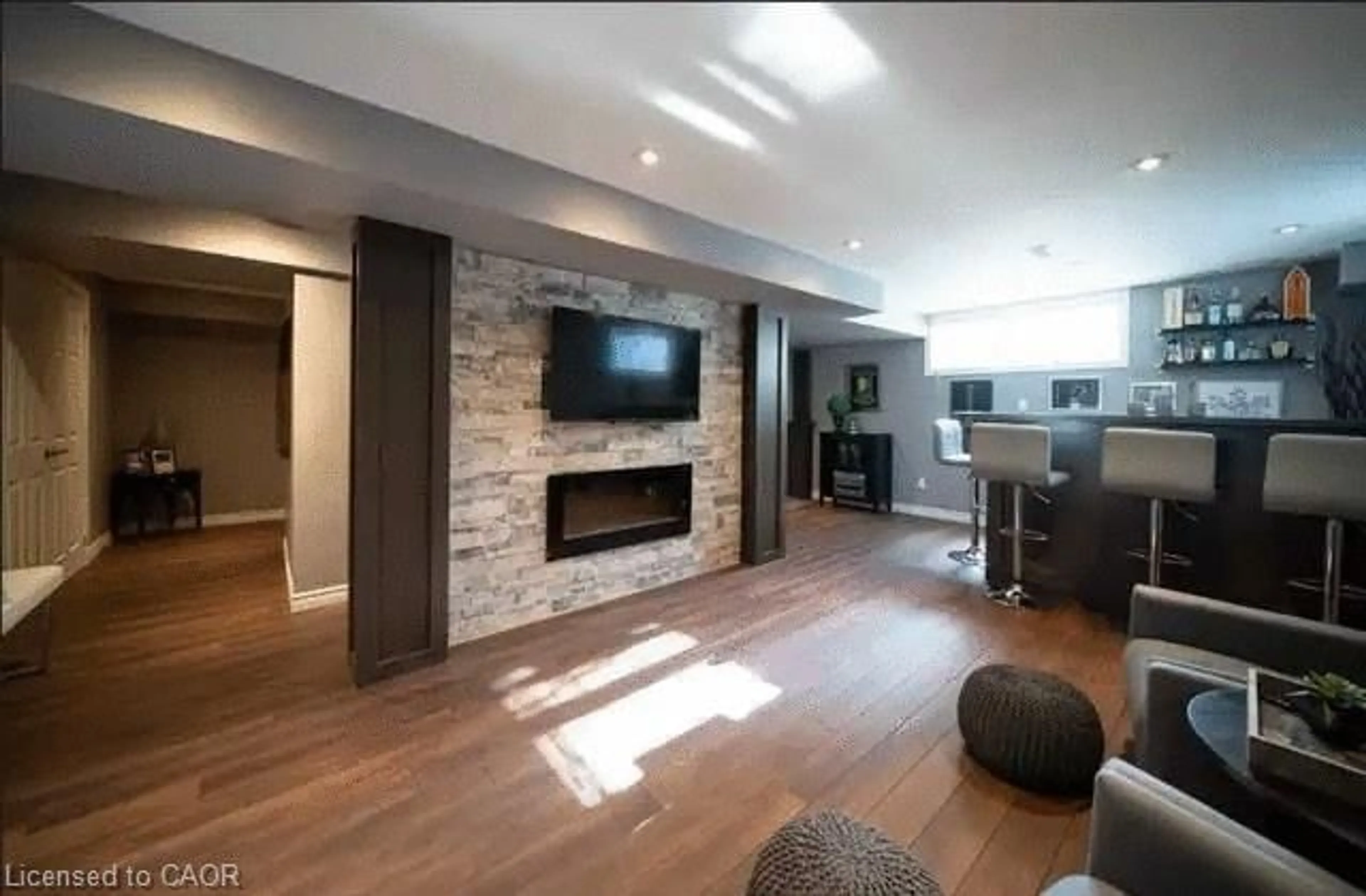 Unknown for 4000 Medland Dr, Burlington Ontario L7M 4W7