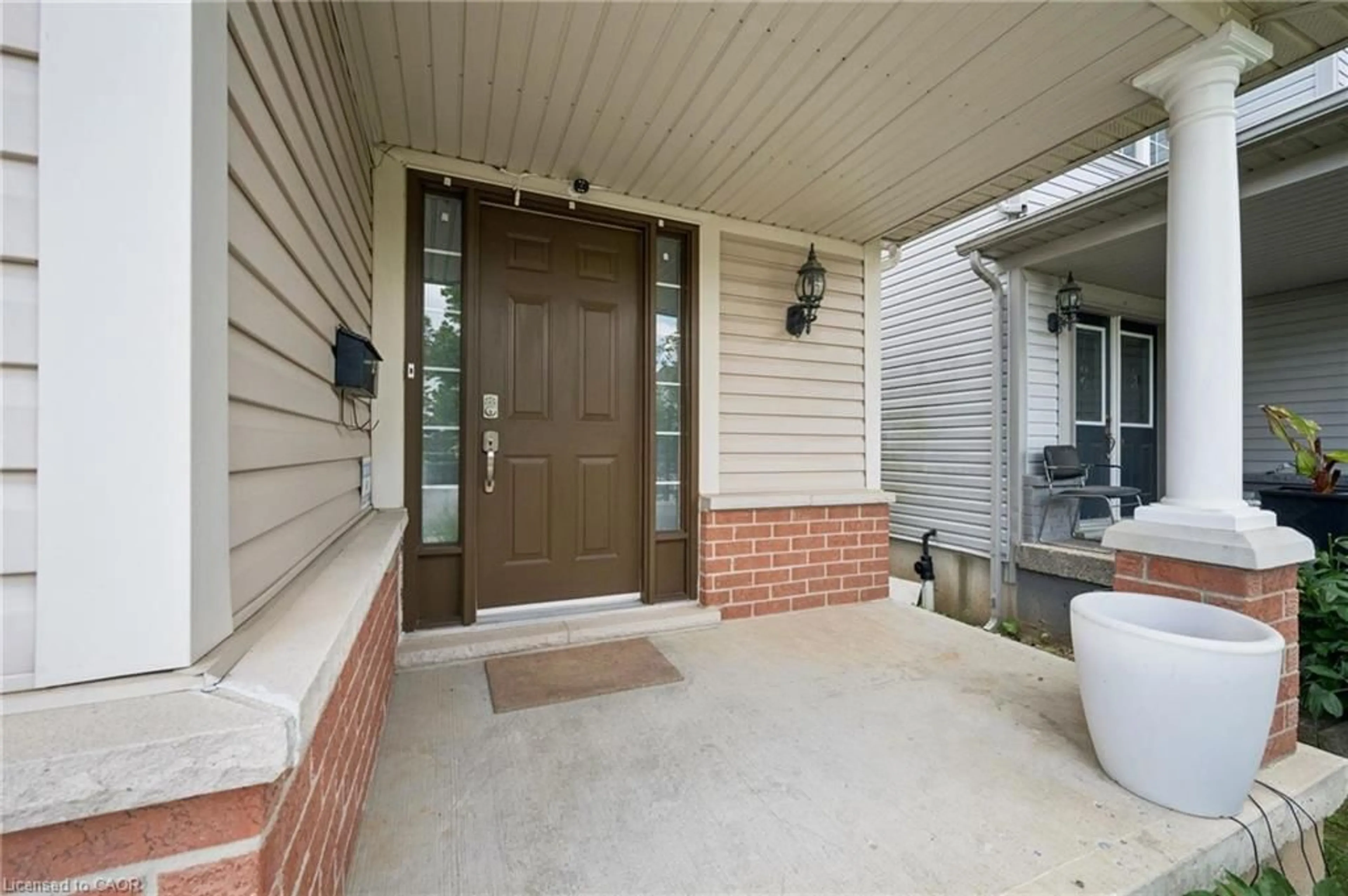 Indoor entryway for 769 Karlsfeld Rd, Waterloo Ontario N2T 2X2