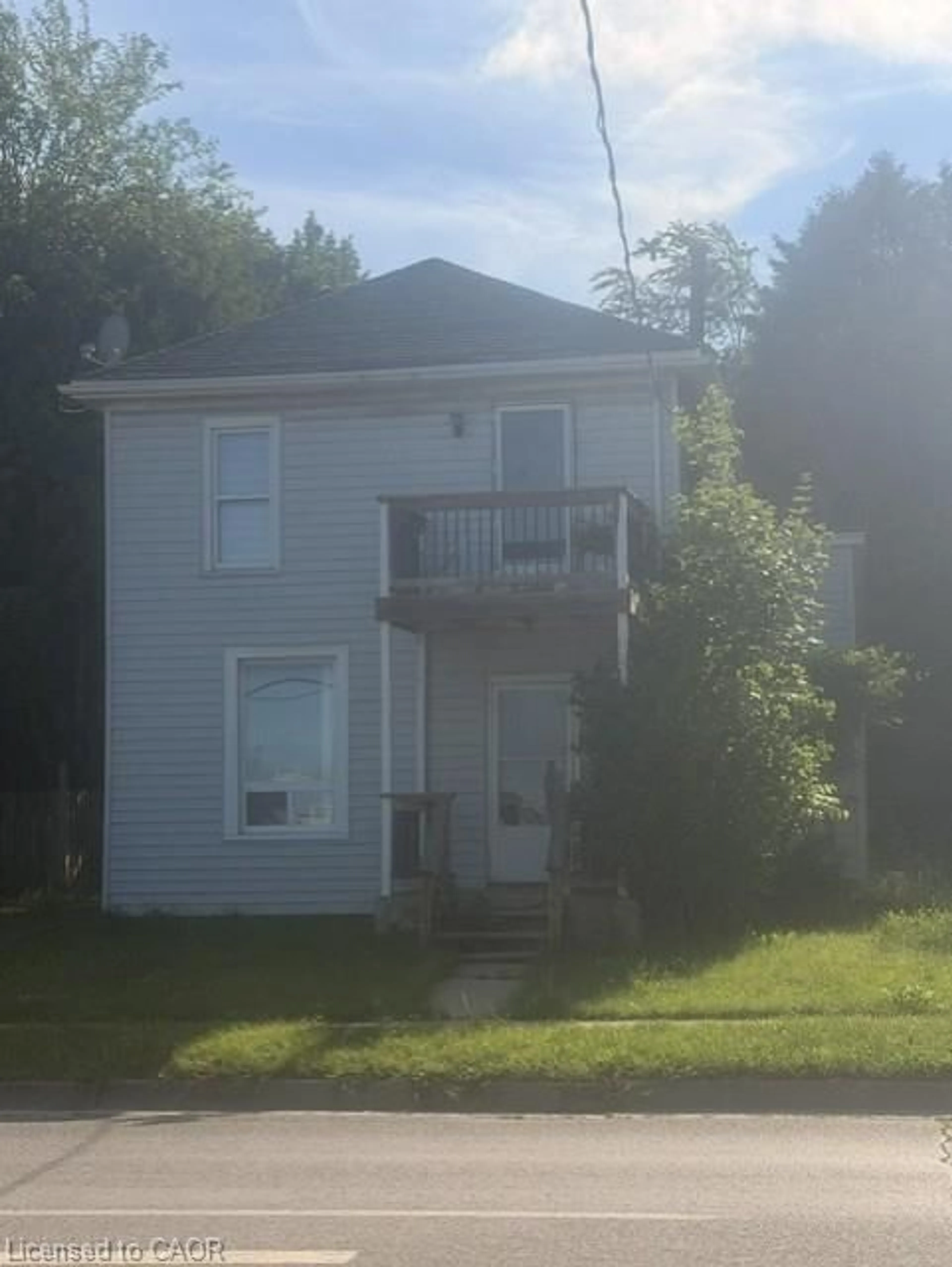 Unknown for 104 Queen St, Simcoe Ontario N3Y 3Y4