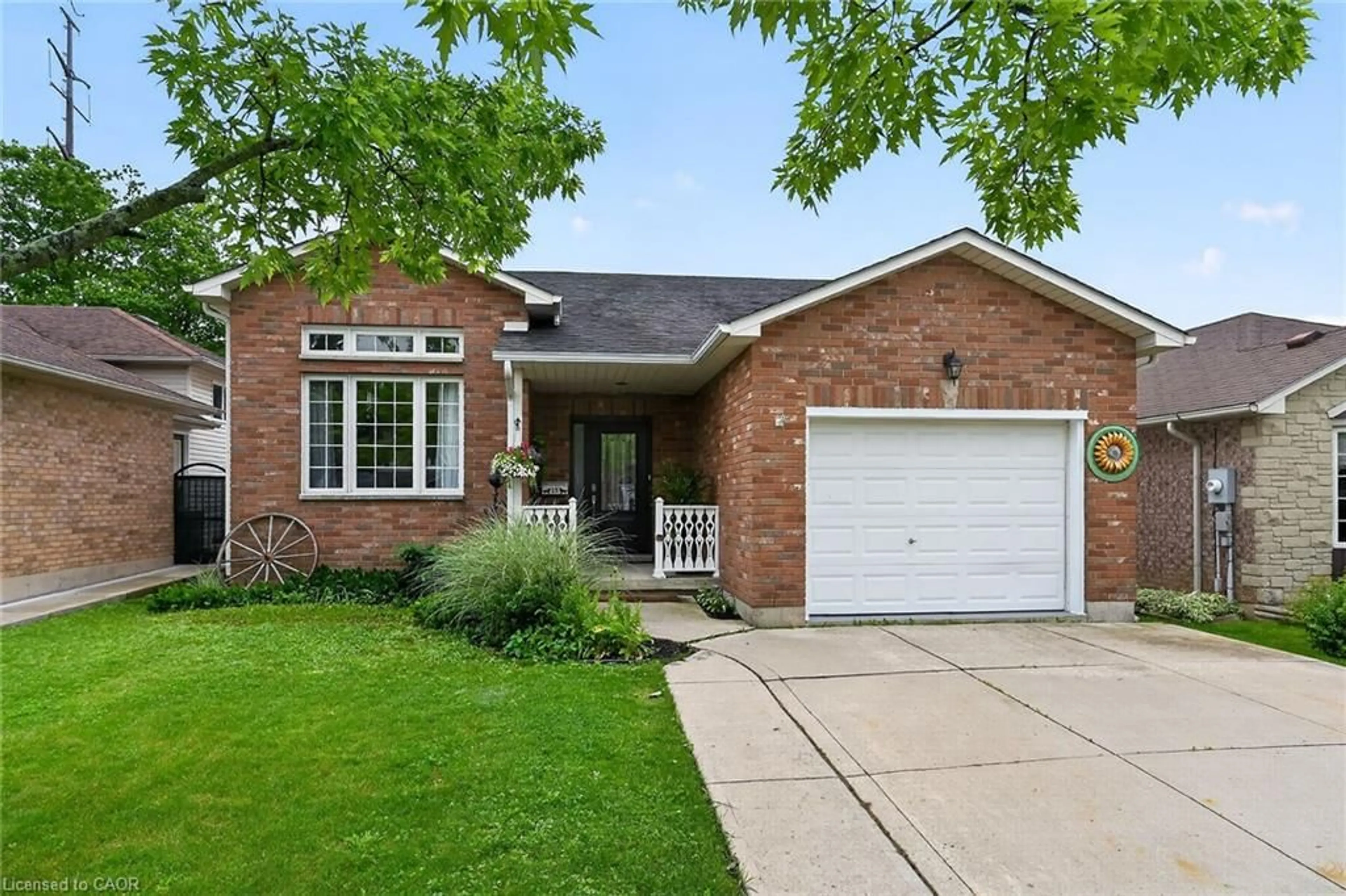 Home with brick exterior material, street for 15 Fuller Dr, Caledonia Ontario N3W 2L3