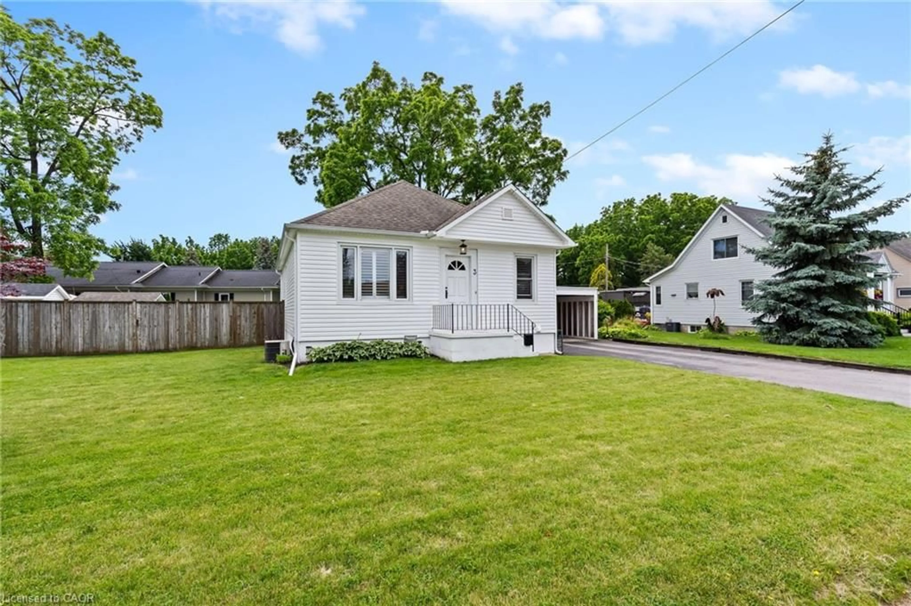 Unknown for 3 Philpark Rd, St. Catharines Ontario L2N 4E4