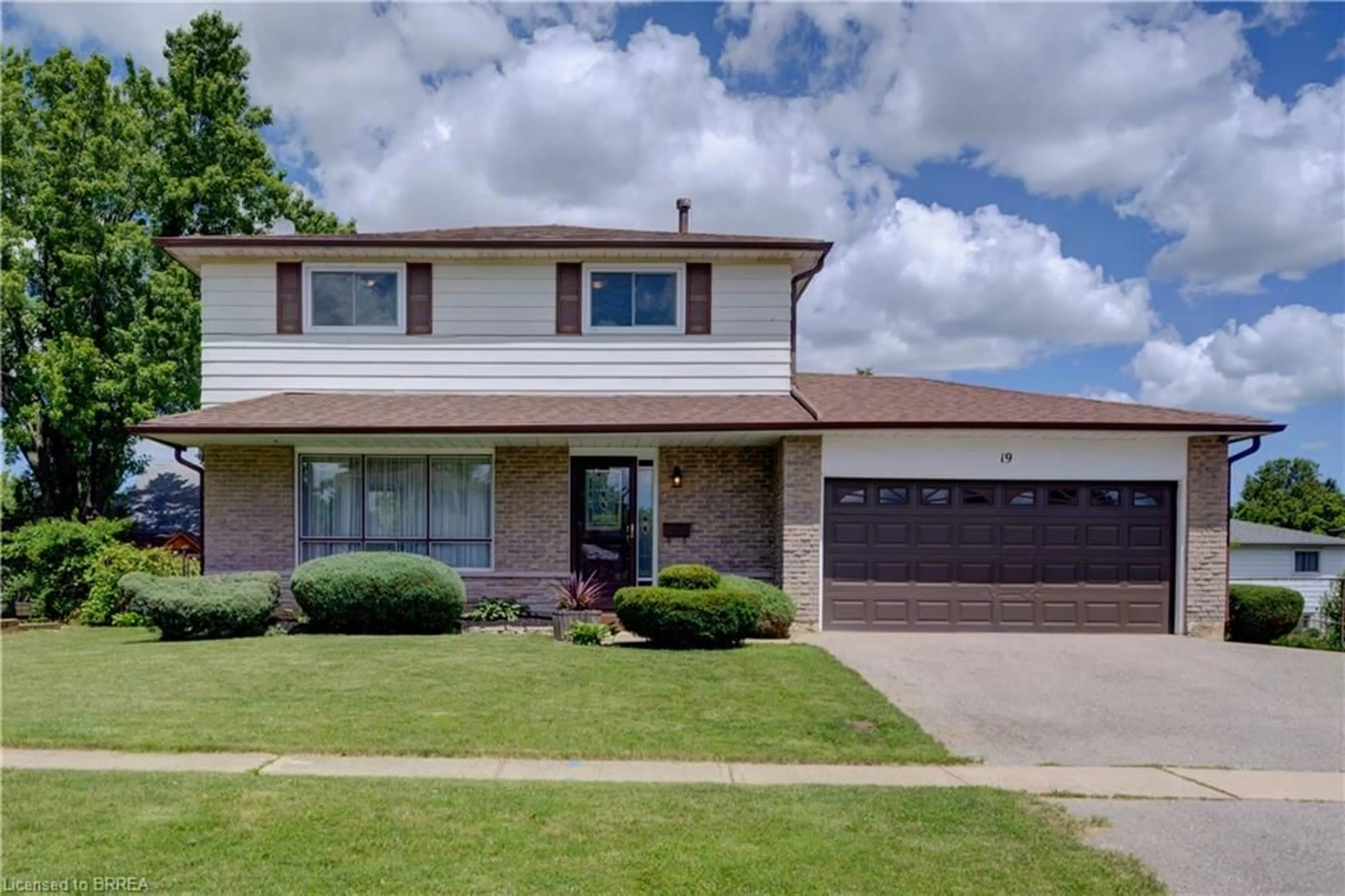 Home with brick exterior material, street for 19 Owen Ave, Paris Ontario N3L 3N7