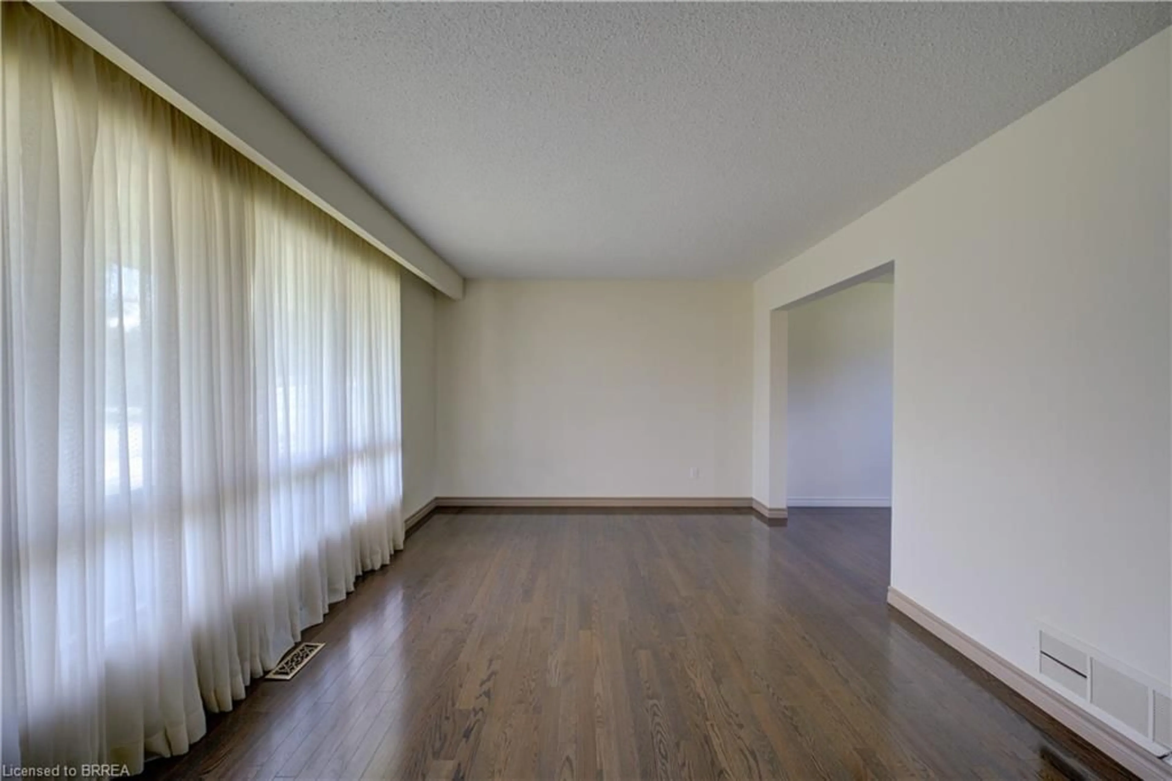 A pic of a room for 19 Owen Ave, Paris Ontario N3L 3N7
