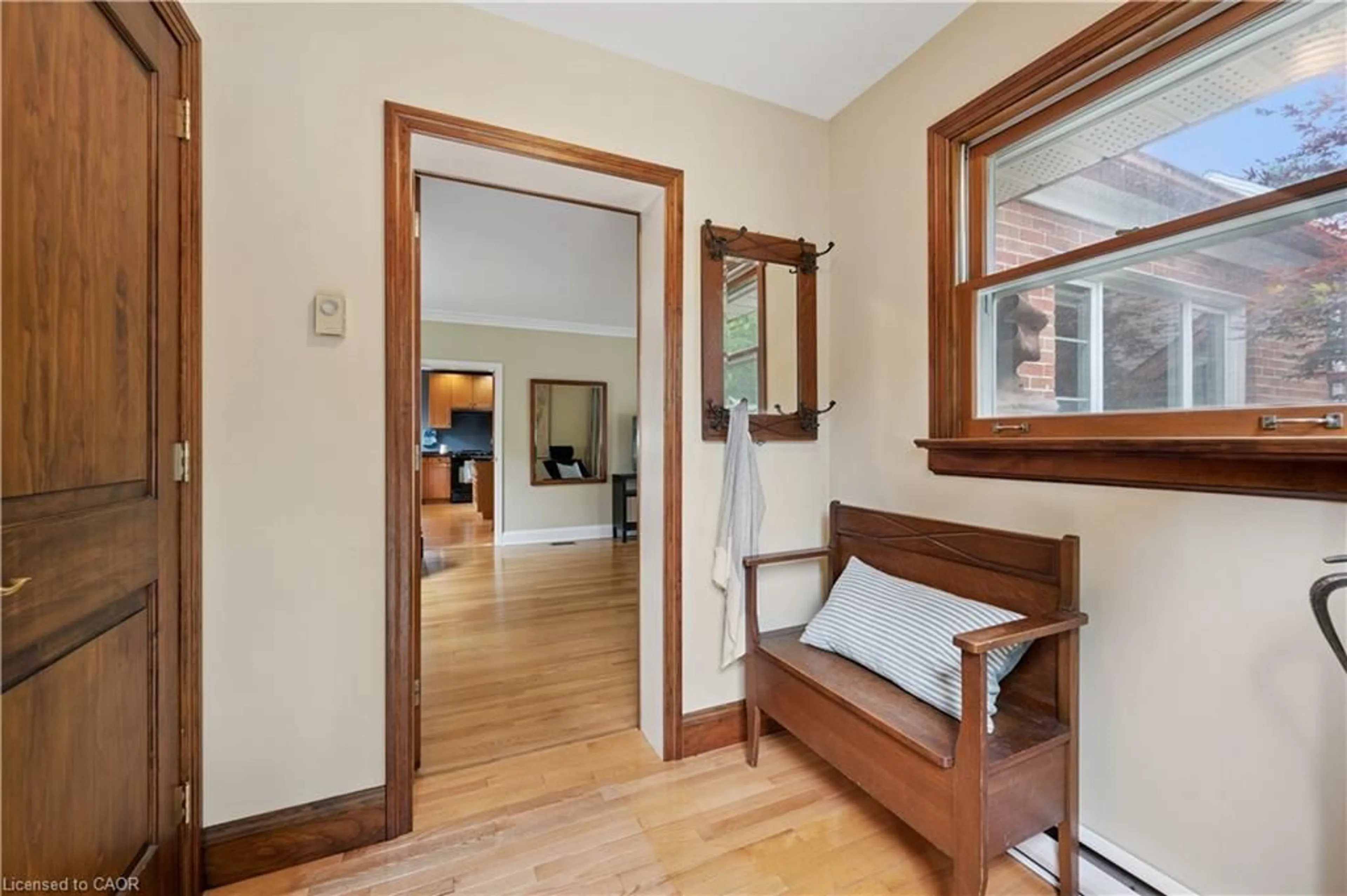 Indoor entryway for 597 Dunbar Rd, Kitchener Ontario N2M 2X2