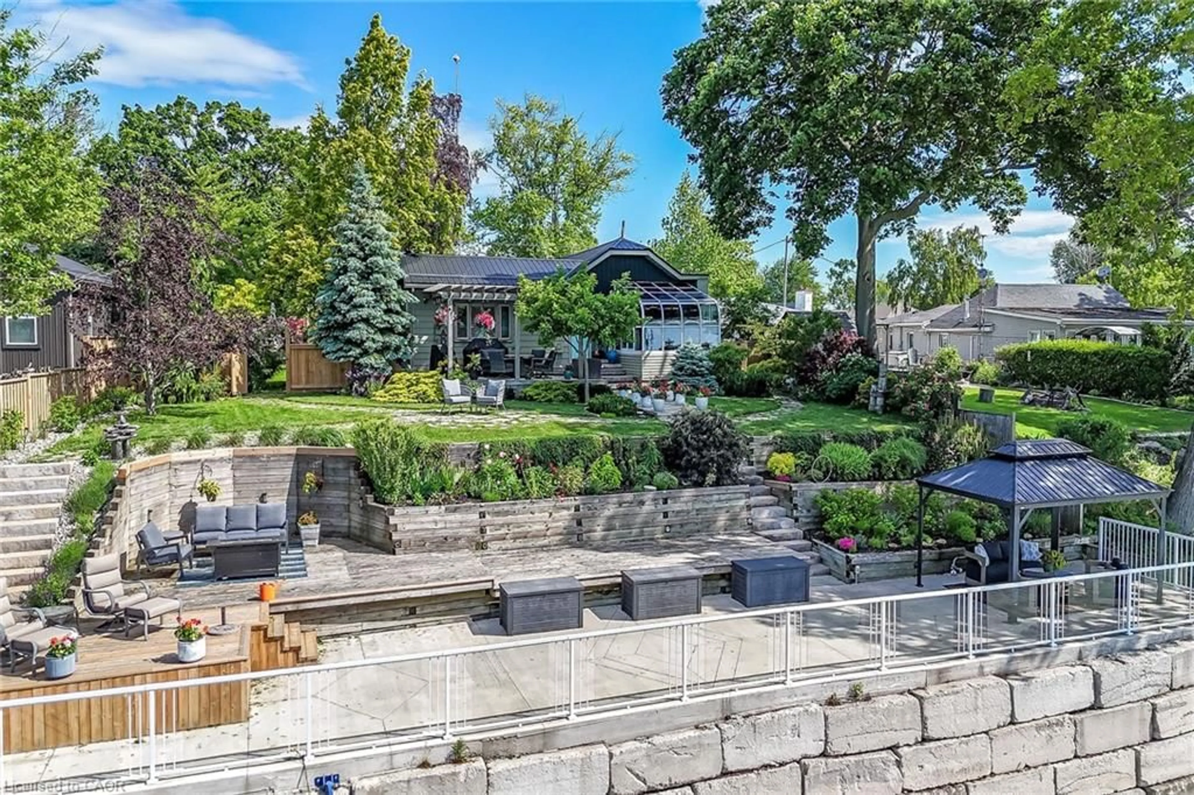 Patio, street for 108 Lakeside Dr, Nanticoke Ontario N0A 1L0