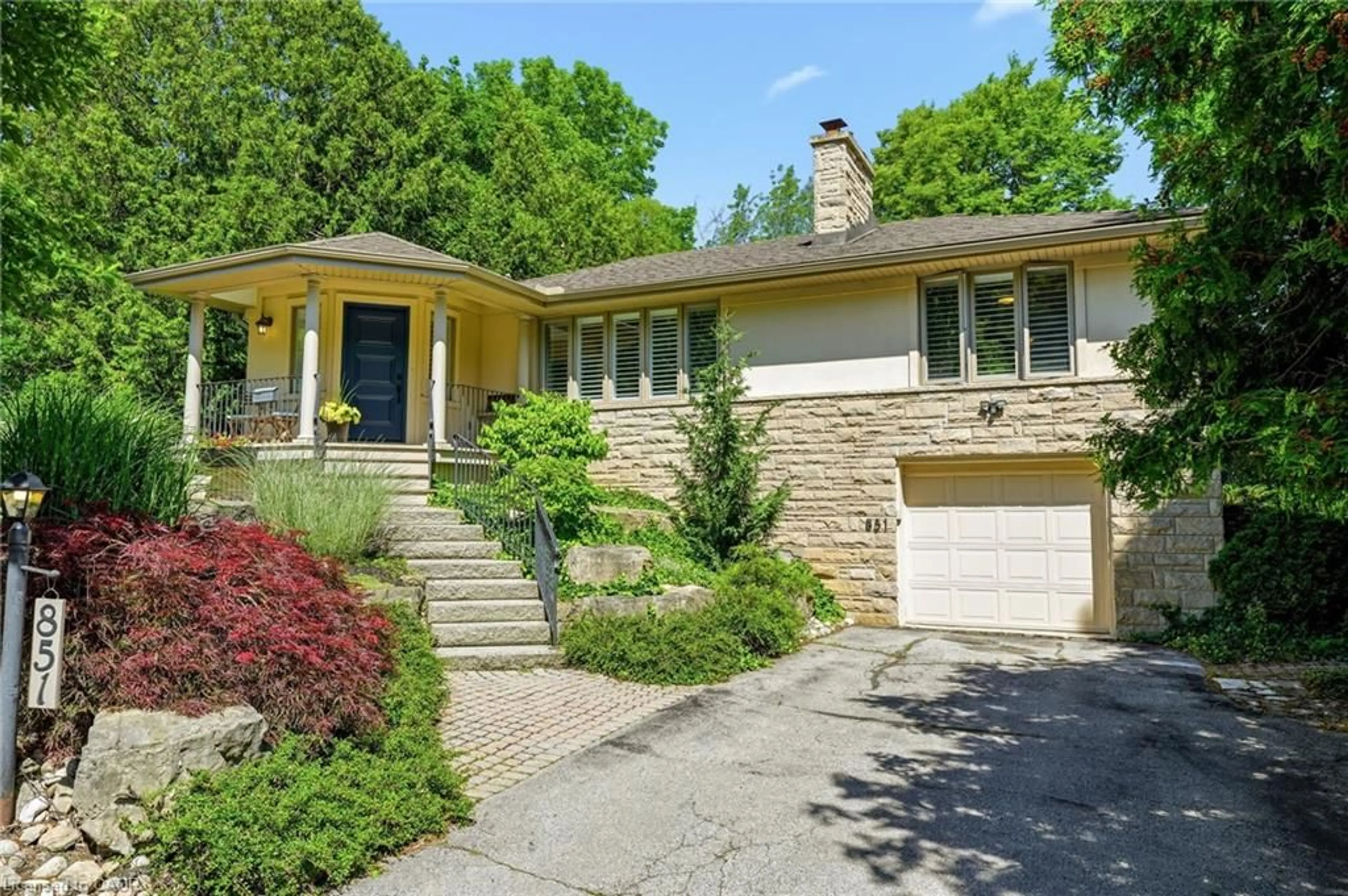 Home with brick exterior material, street for 851 Mewburn Rd, Ancaster Ontario L9G 3E4