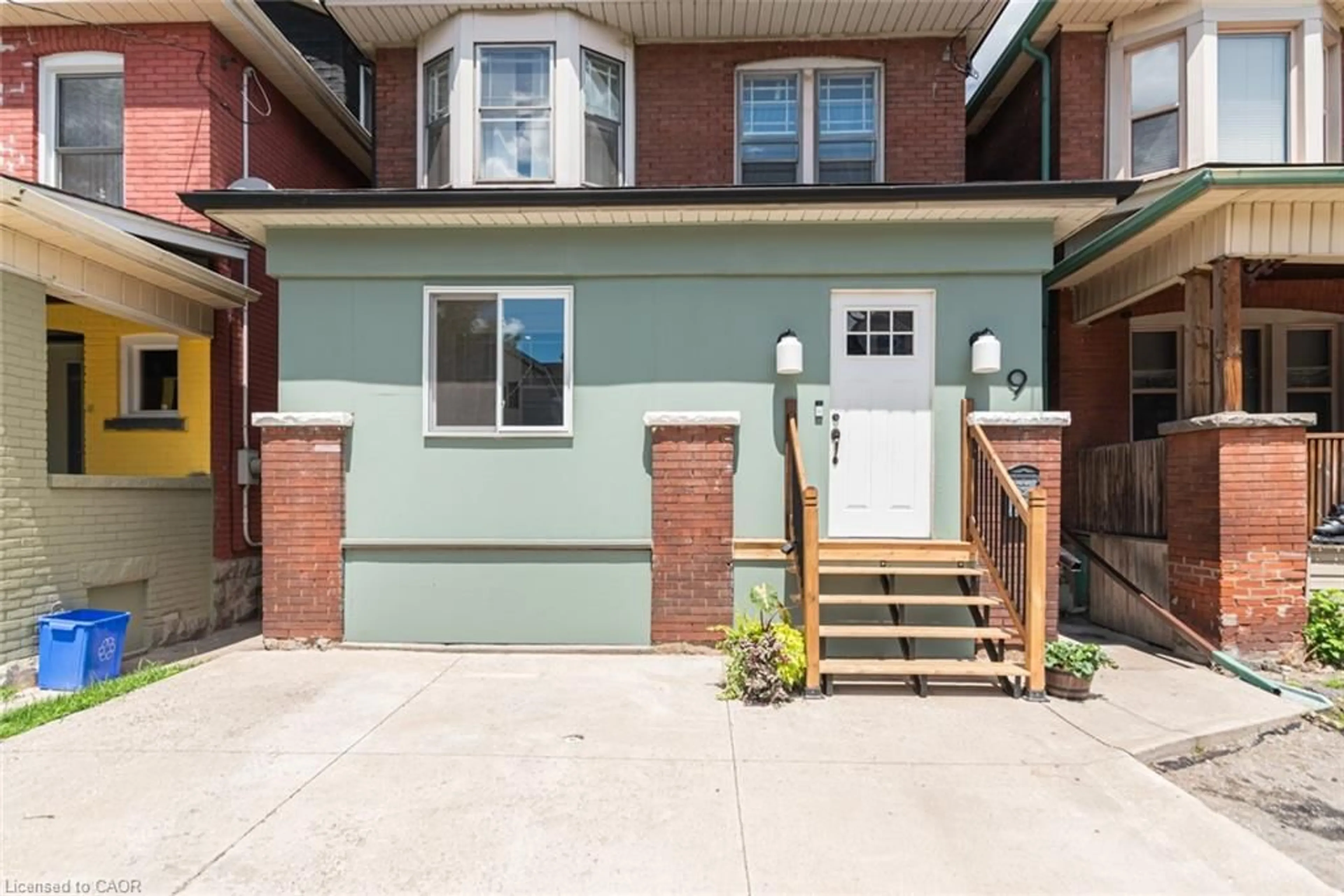 Unknown for 9 Senator Ave, Hamilton Ontario L8L 1Z3