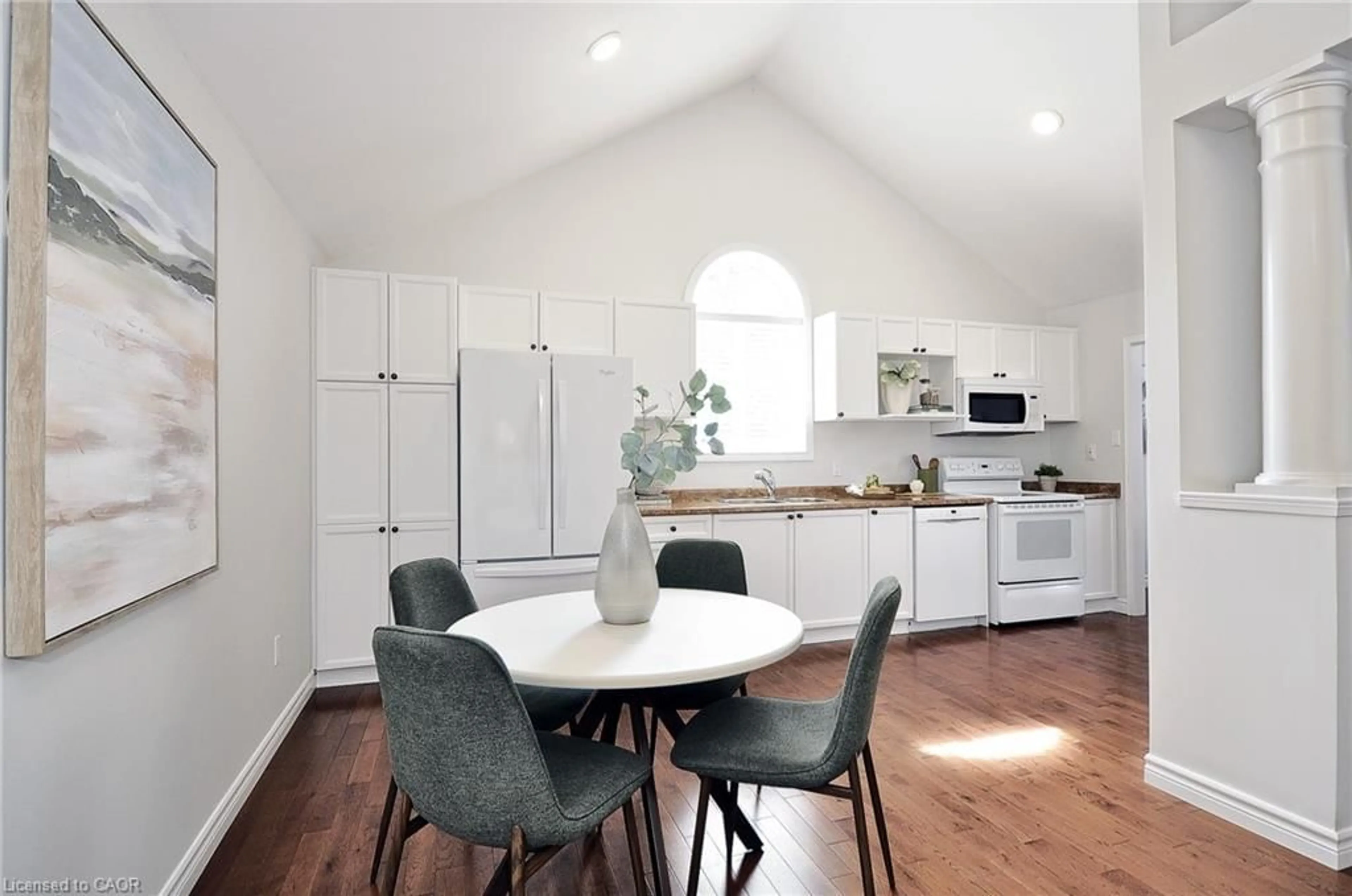 Open concept kitchen, unknown for 31 Birchlawn Ave, Cambridge Ontario N1S 4S1