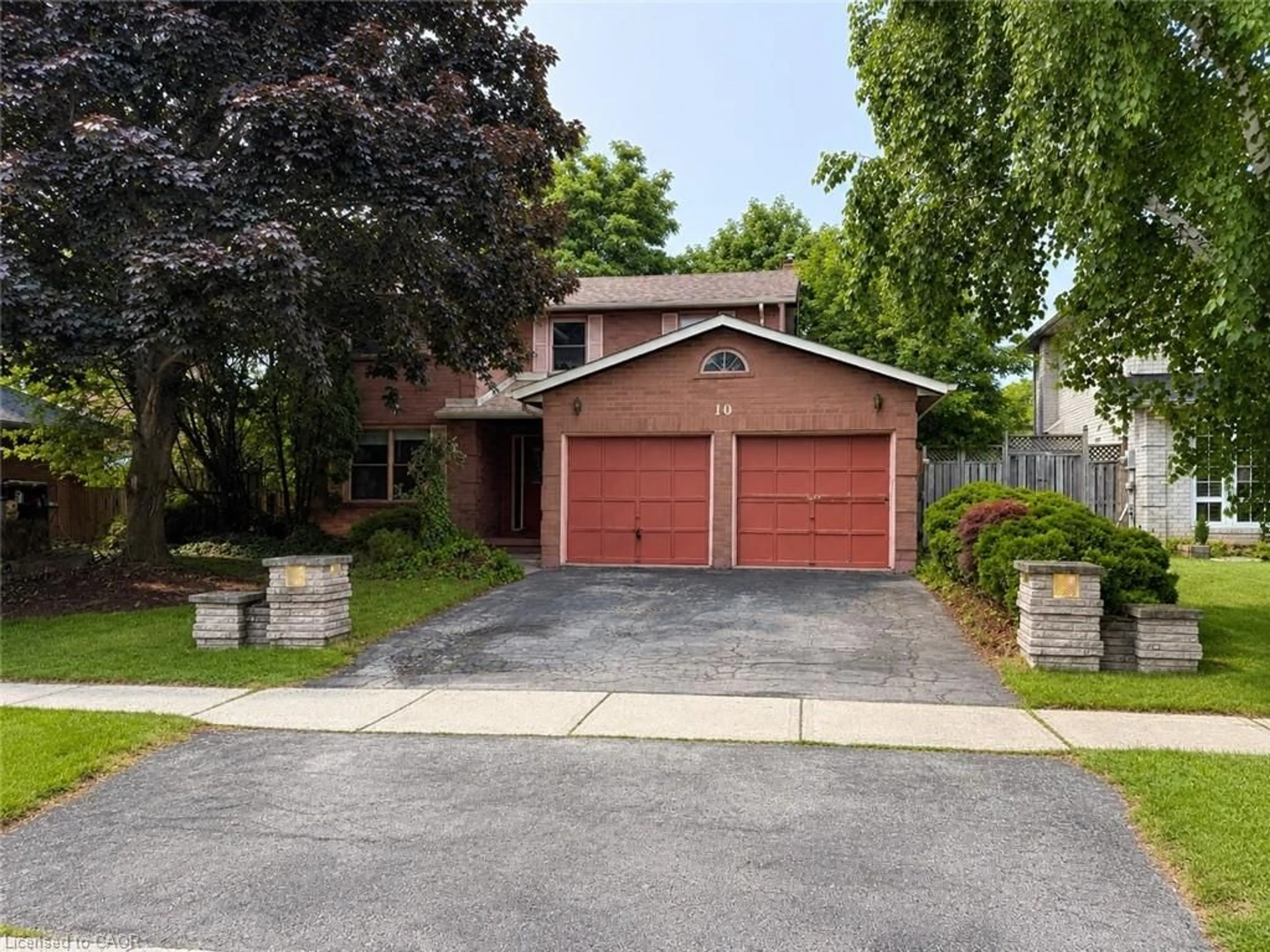Home with brick exterior material, street for 10 Jeanette Ave, Grimsby Ontario L3M 5B8
