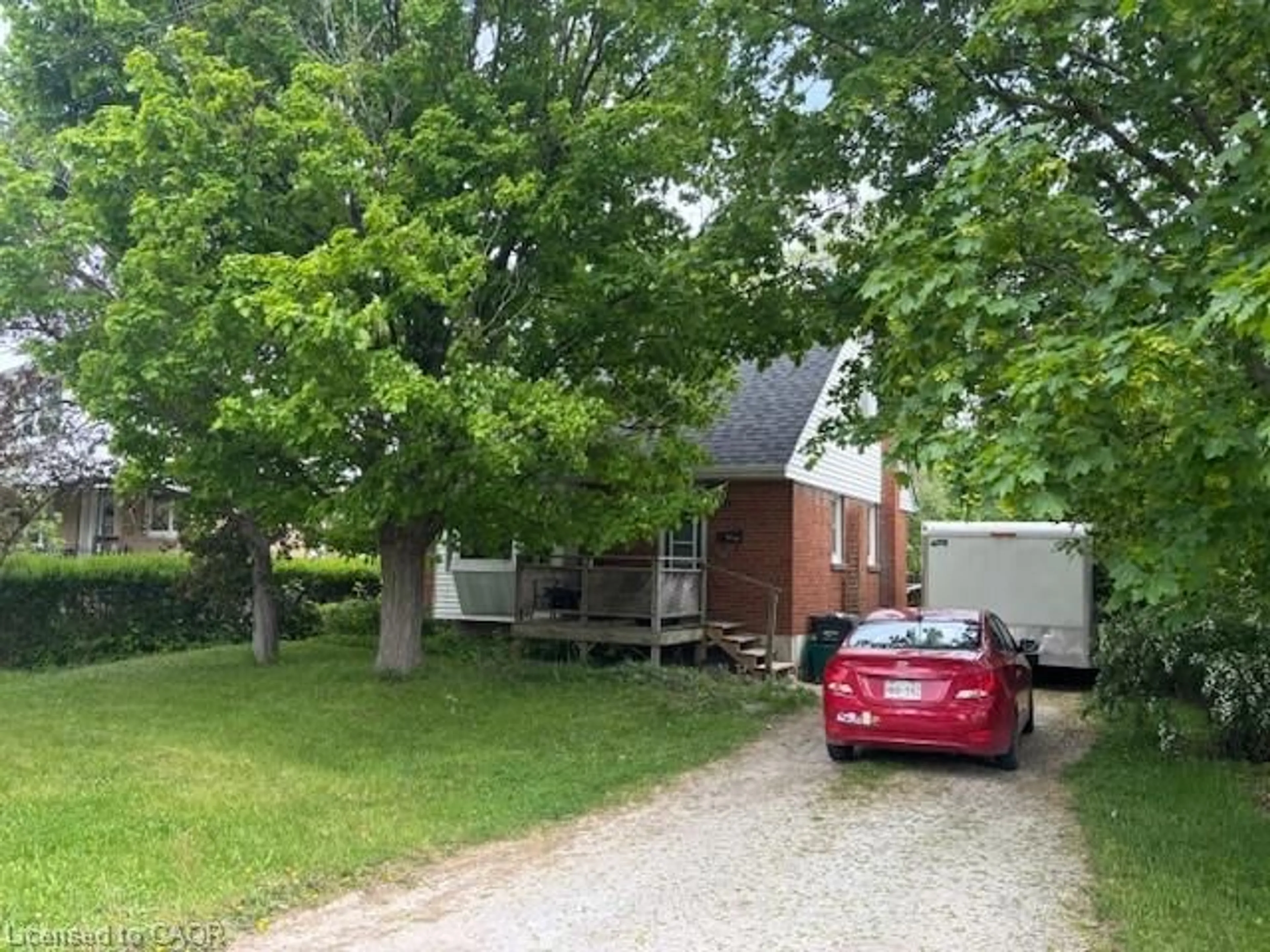A pic from outside/outdoor area/front of a property/back of a property/a pic from drone, street for 141 Bell St, Milton Ontario L9T 2A7