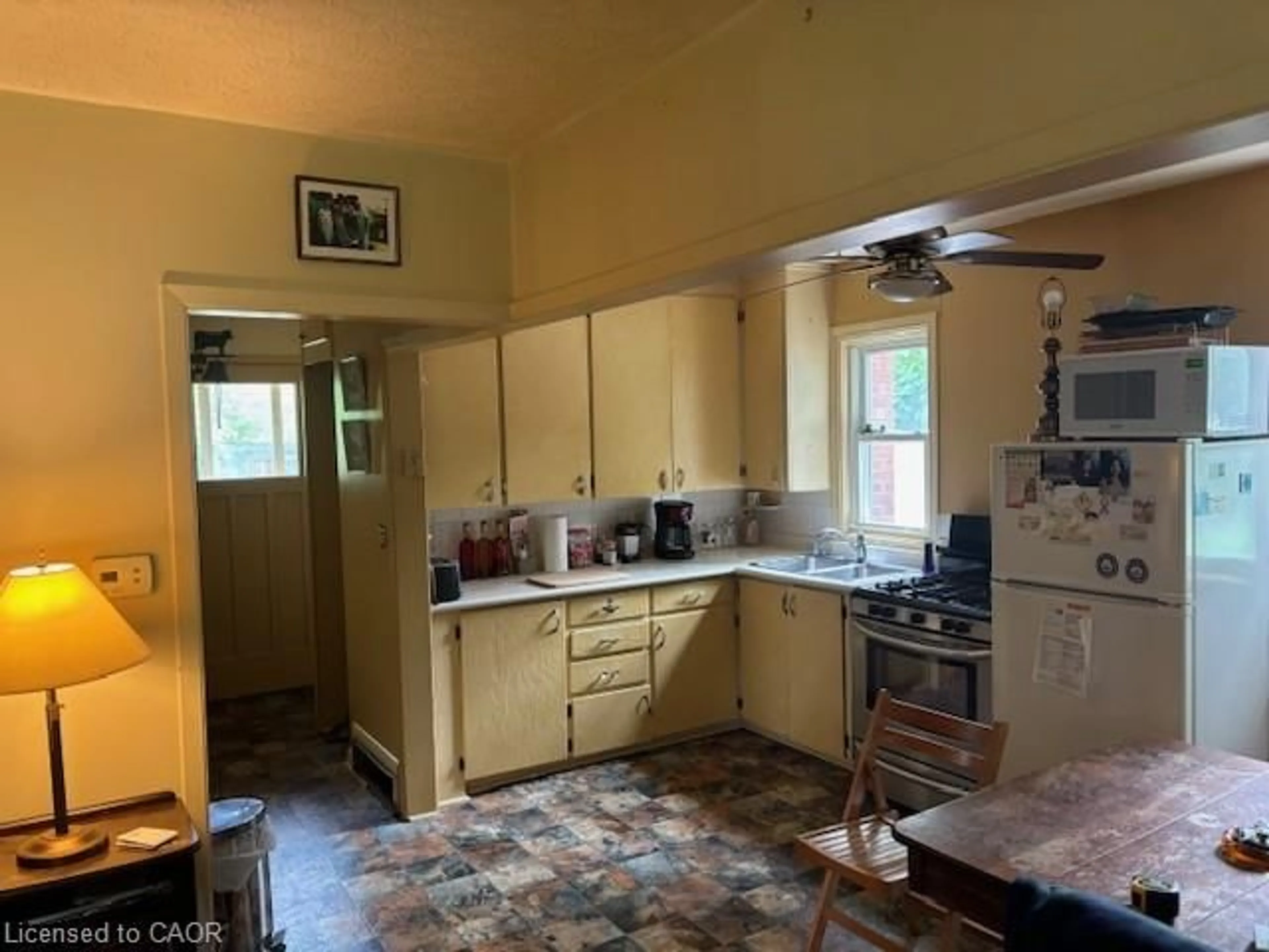 Unknown for 141 Bell St, Milton Ontario L9T 2A7