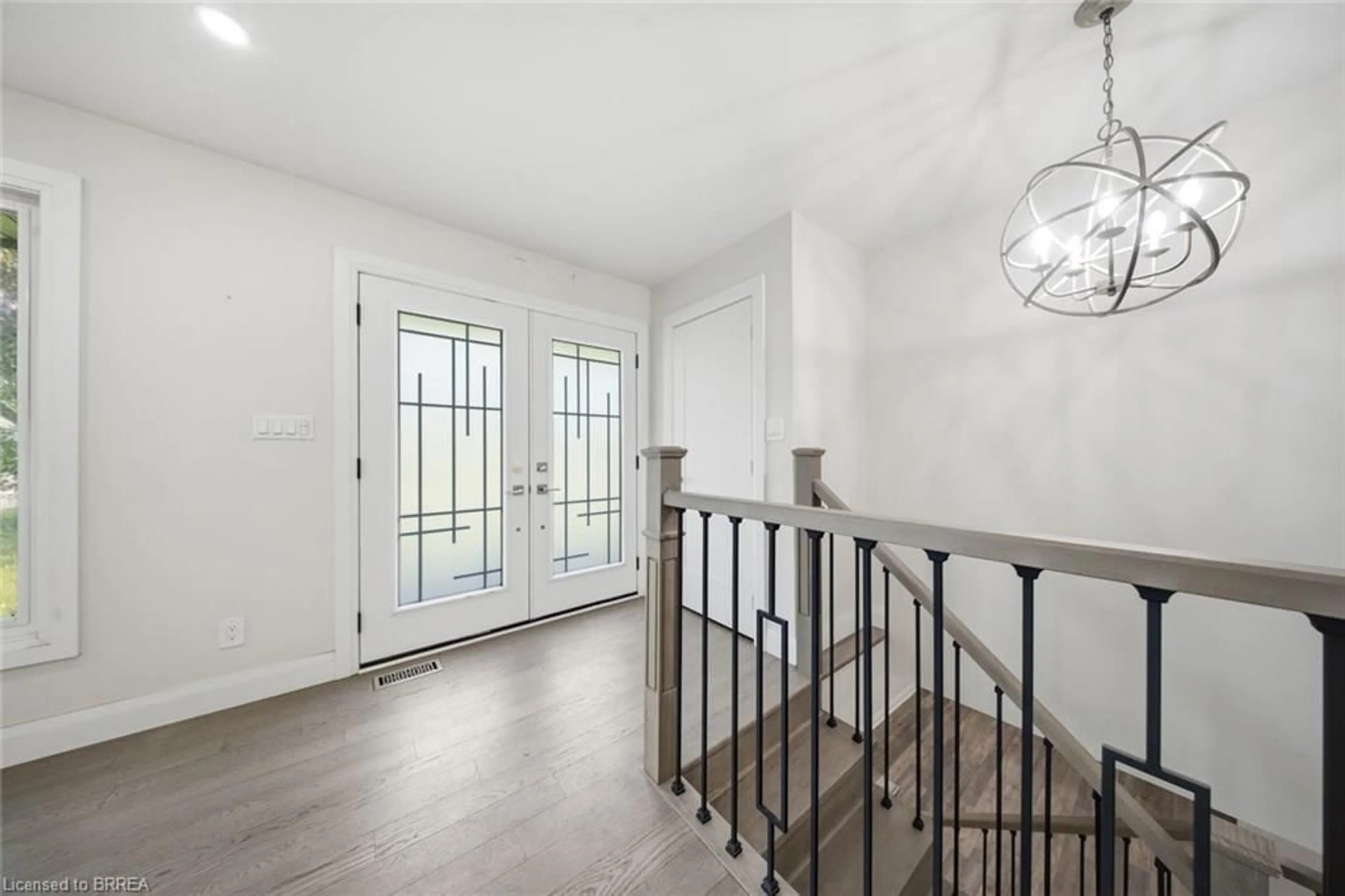 Indoor entryway for 360 Bishopsgate Rd, Burford Ontario N3T 5L7