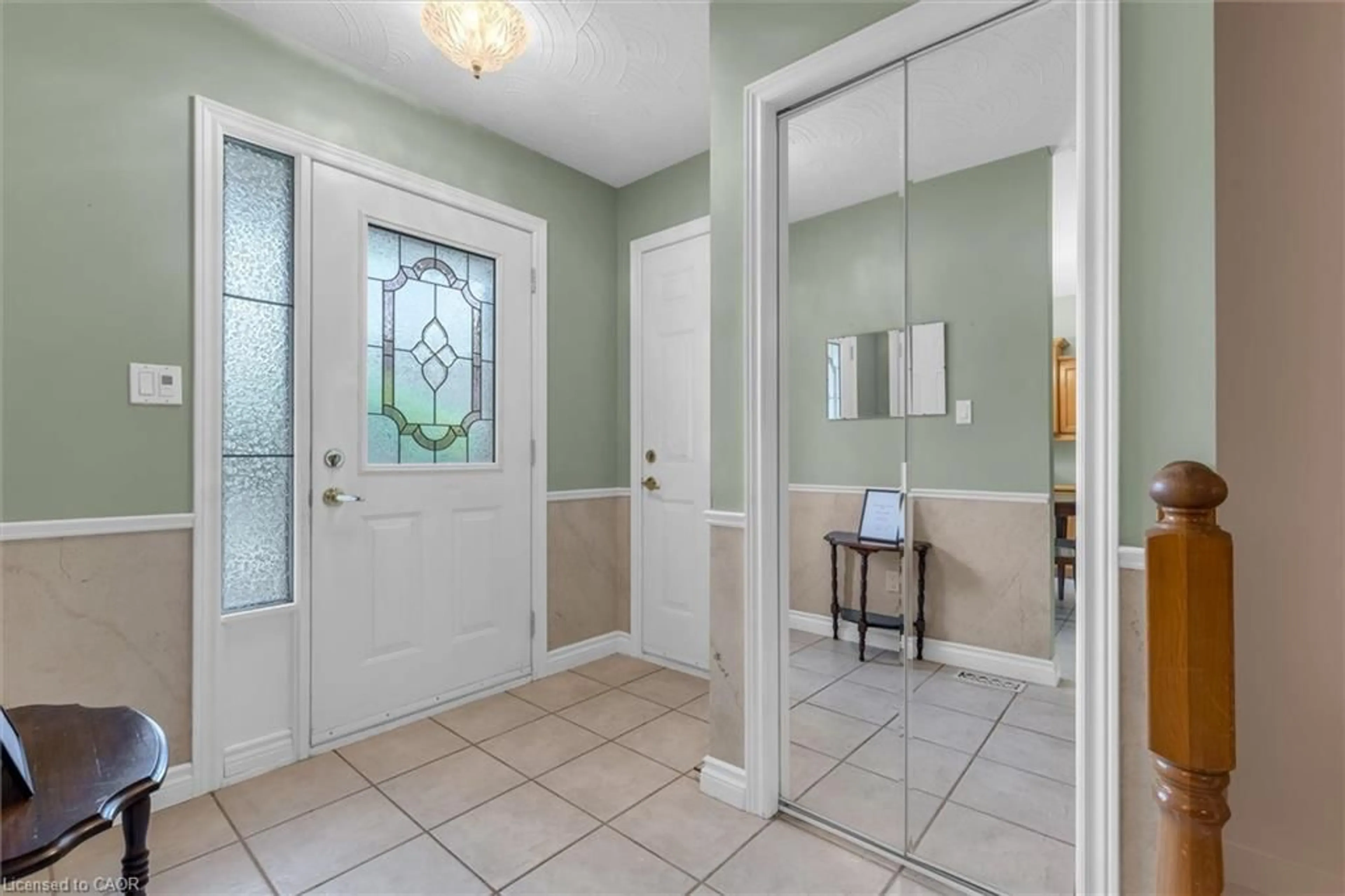 Indoor entryway for 175 Victoria St #16, Simcoe Ontario N3Y 5L8