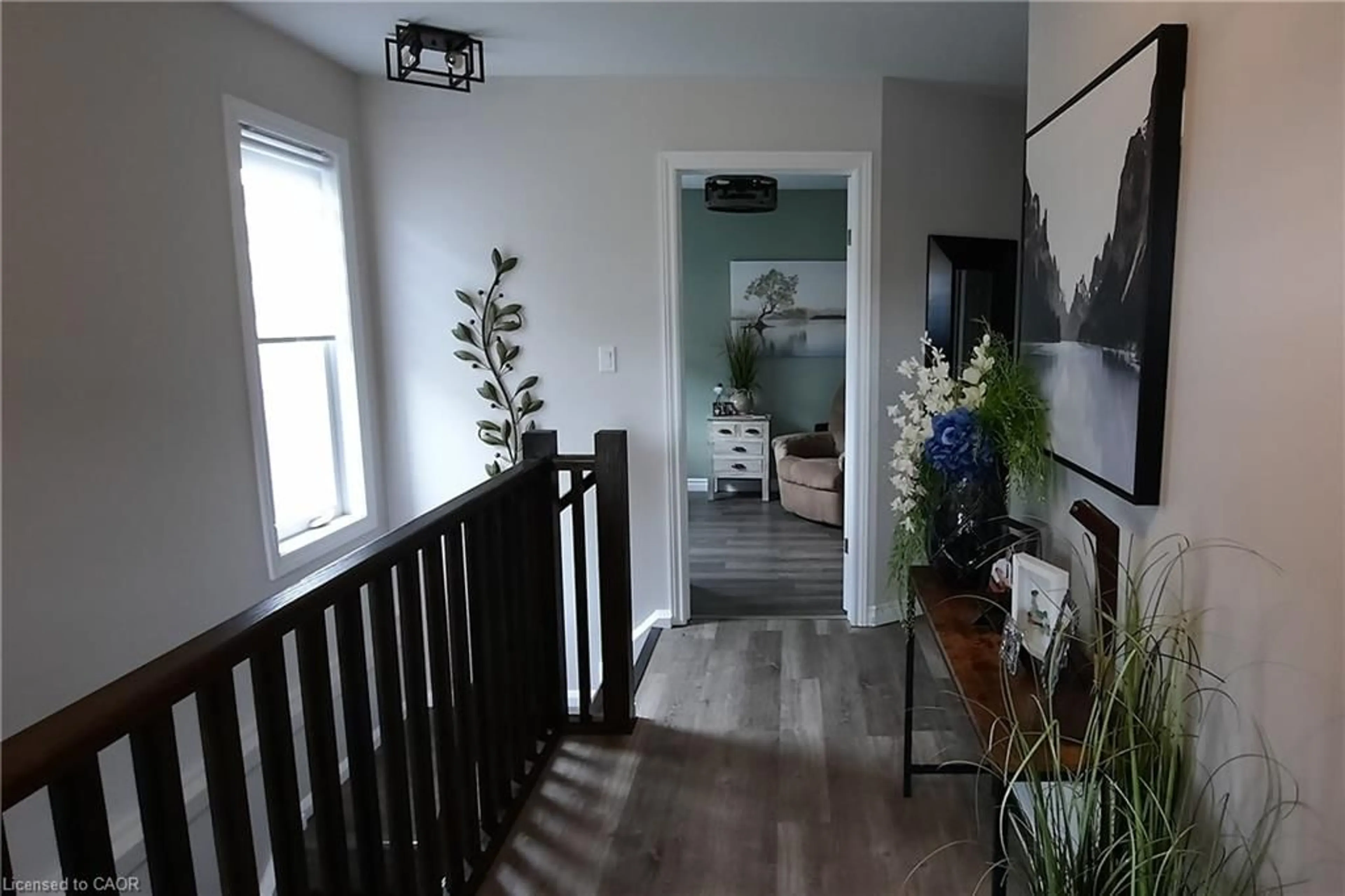 Indoor entryway for 1502 Caen Ave, Woodstock Ontario N4T 0J8