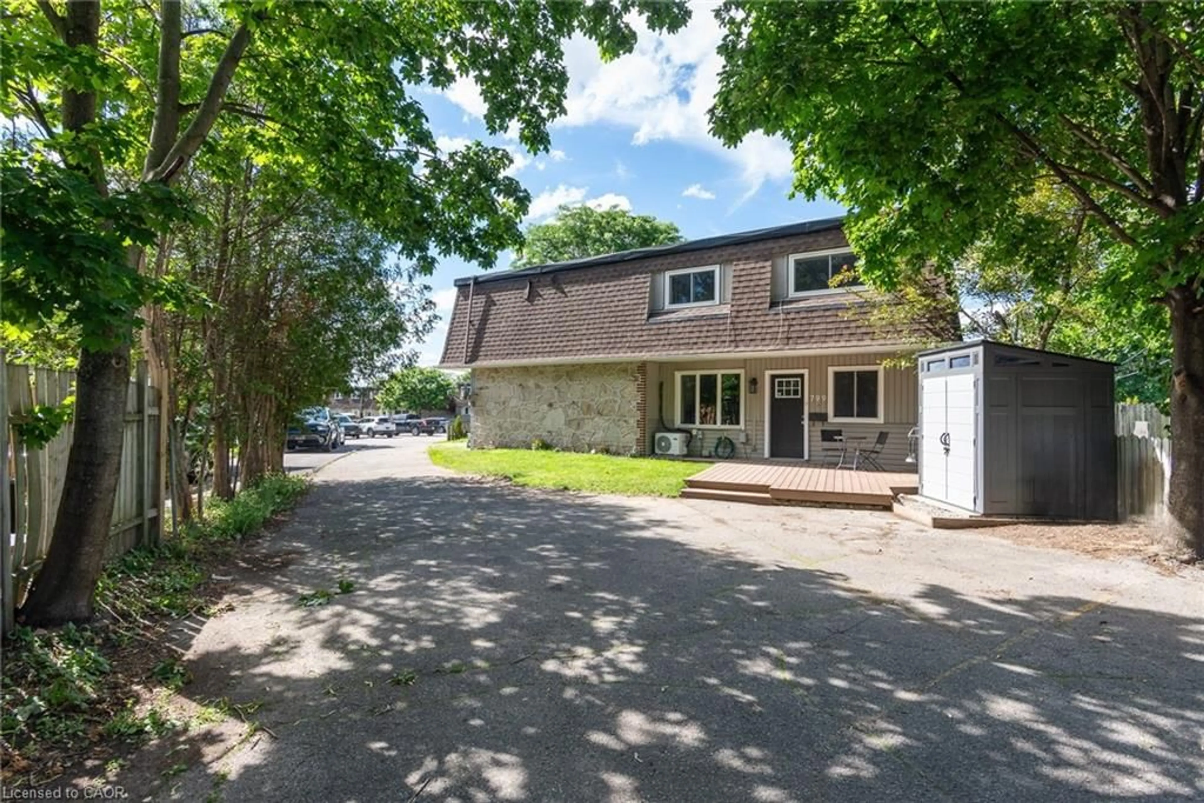 A pic from outside/outdoor area/front of a property/back of a property/a pic from drone, street for 799 Patterson Pl #A, Cambridge Ontario N3H 2N2