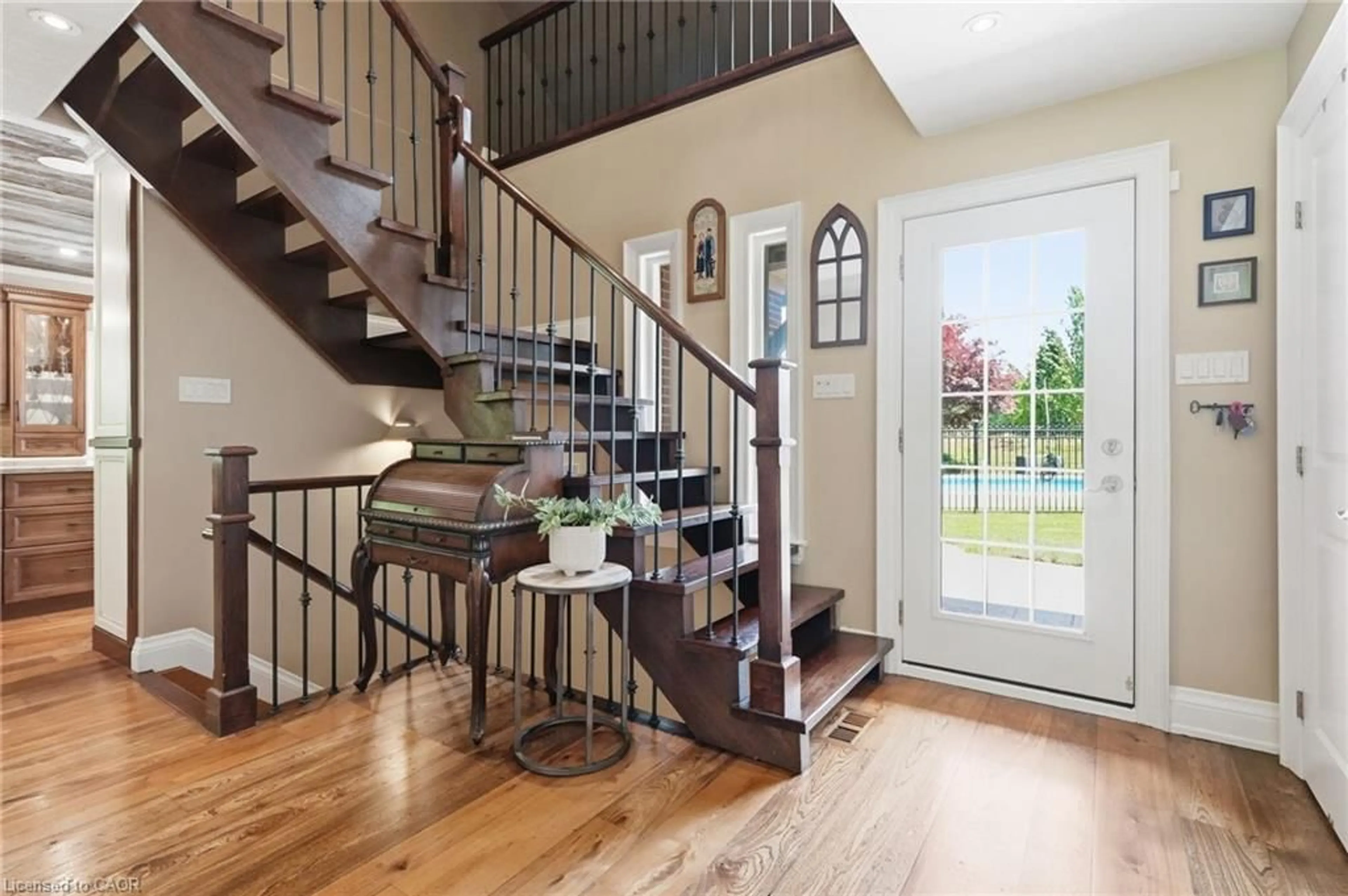 Indoor entryway for 314 7th Concession Rd, Millgrove Ontario L8B 1T5