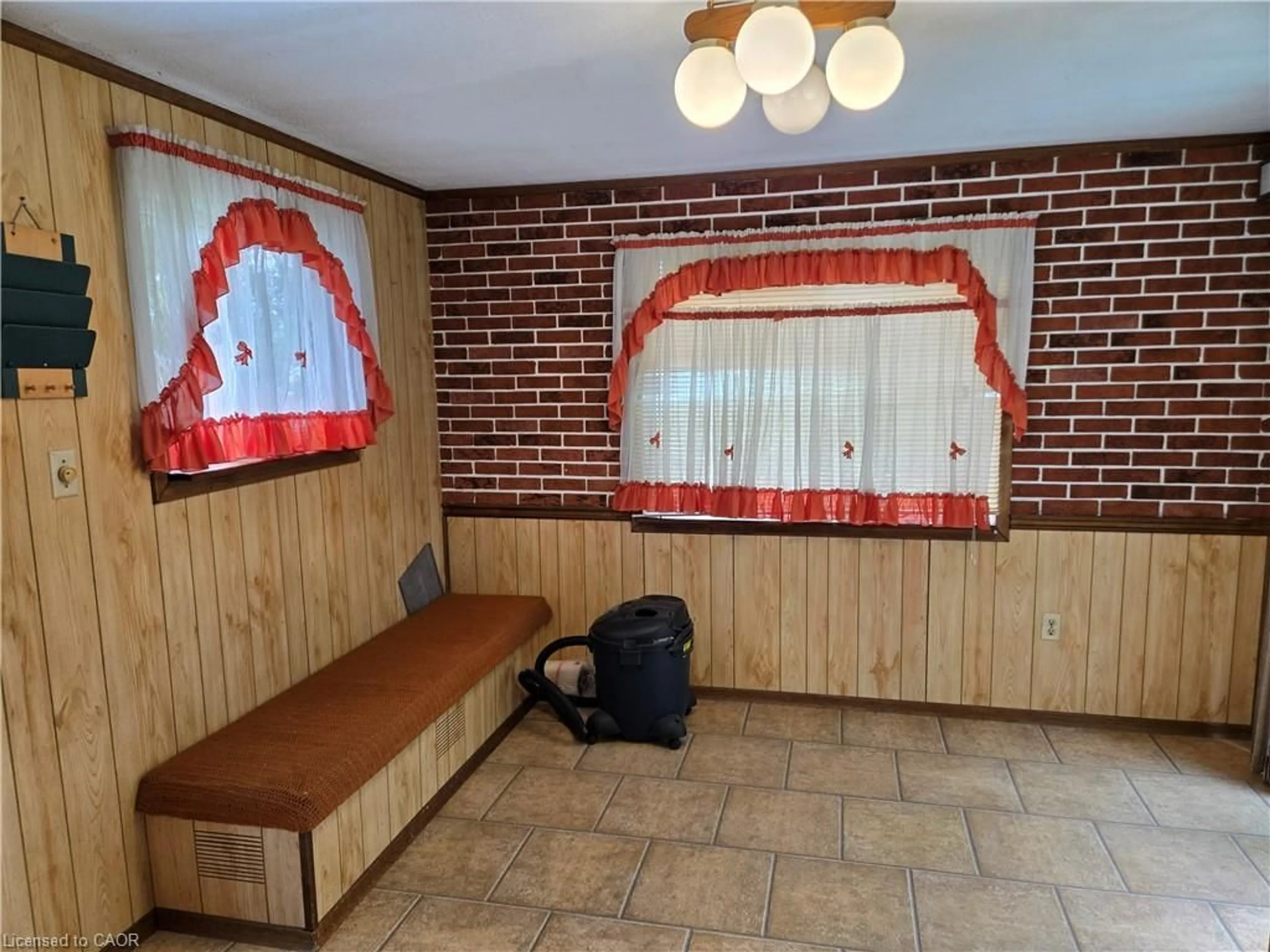 A pic of a room for 122 Temperance St, Waterford Ontario N0E 1Y0