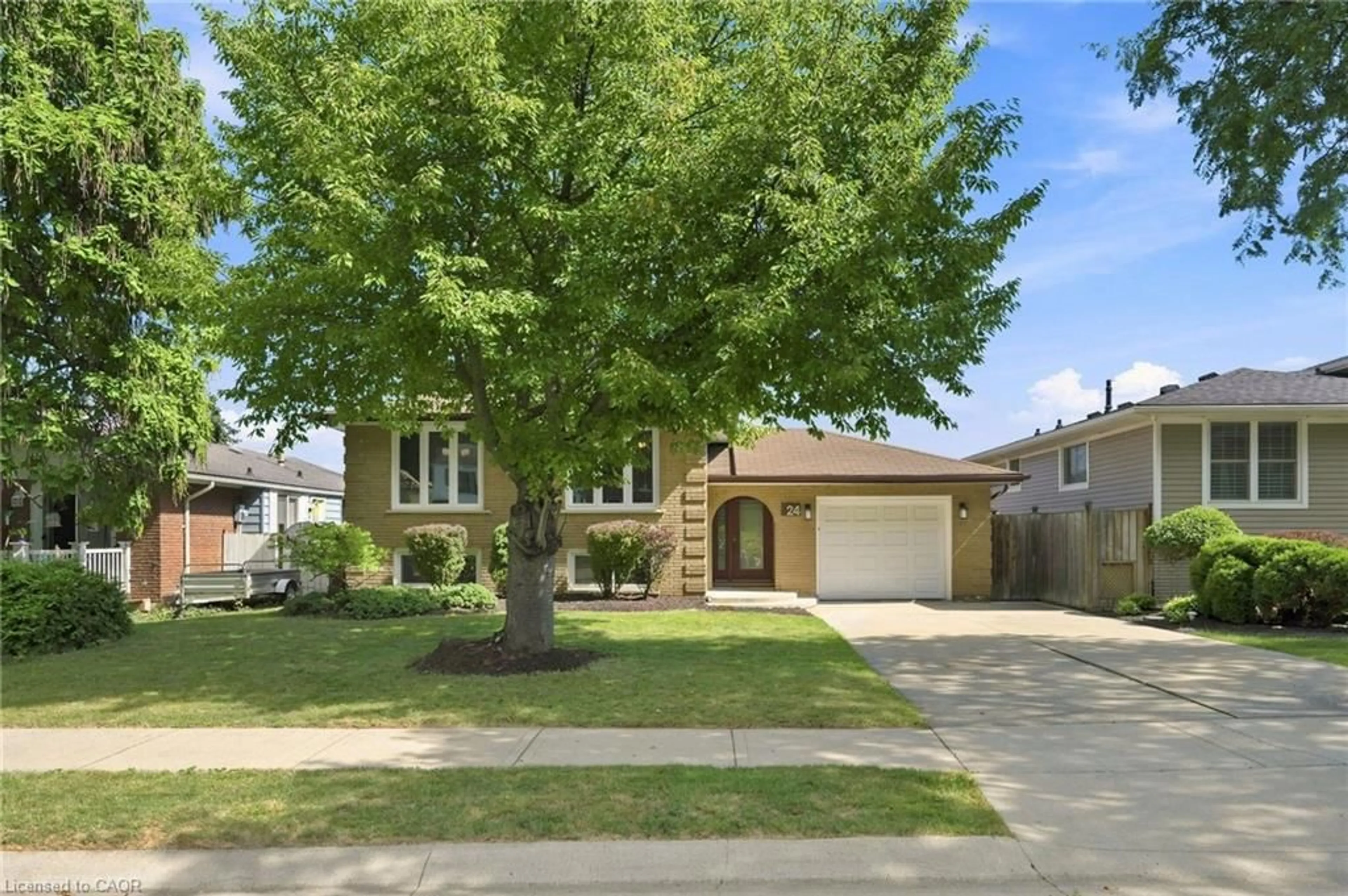 Home with brick exterior material, street for 24 Brae Crest Dr, Stoney Creek Ontario L8G 3A6