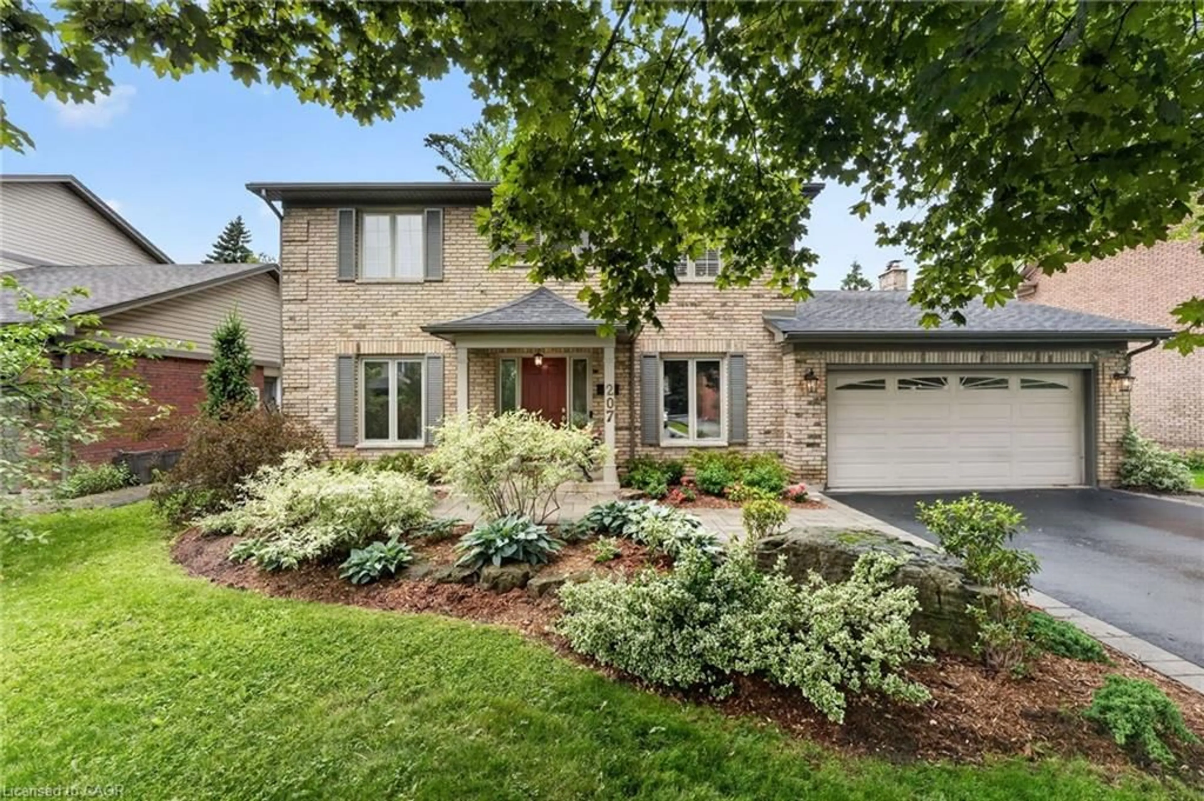 Home with brick exterior material, street for 207 Longfield Cres, Ancaster Ontario L9G 3W4