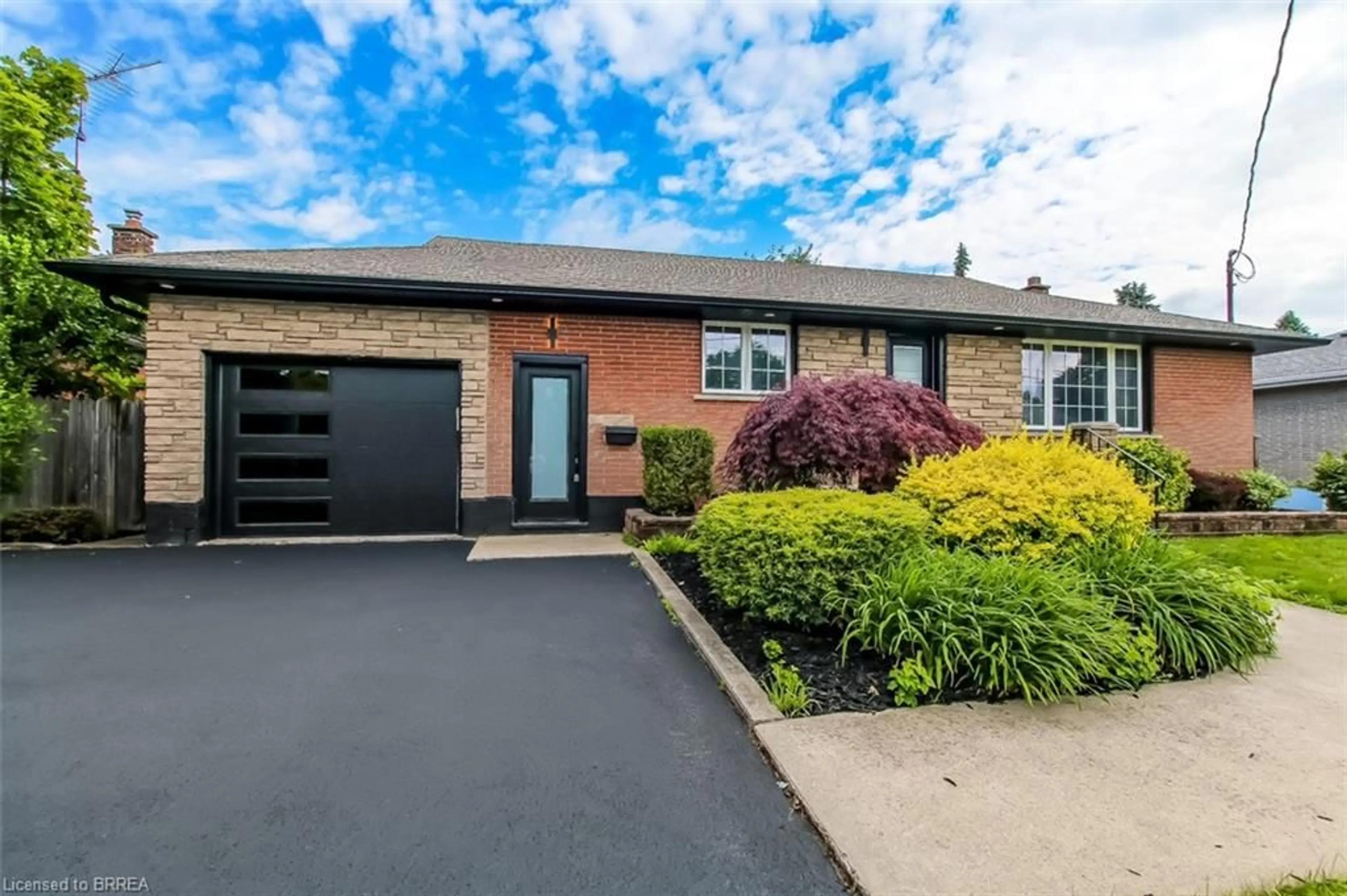 Home with brick exterior material, street for 69 Fairview Dr, Brantford Ontario N3R 2W8