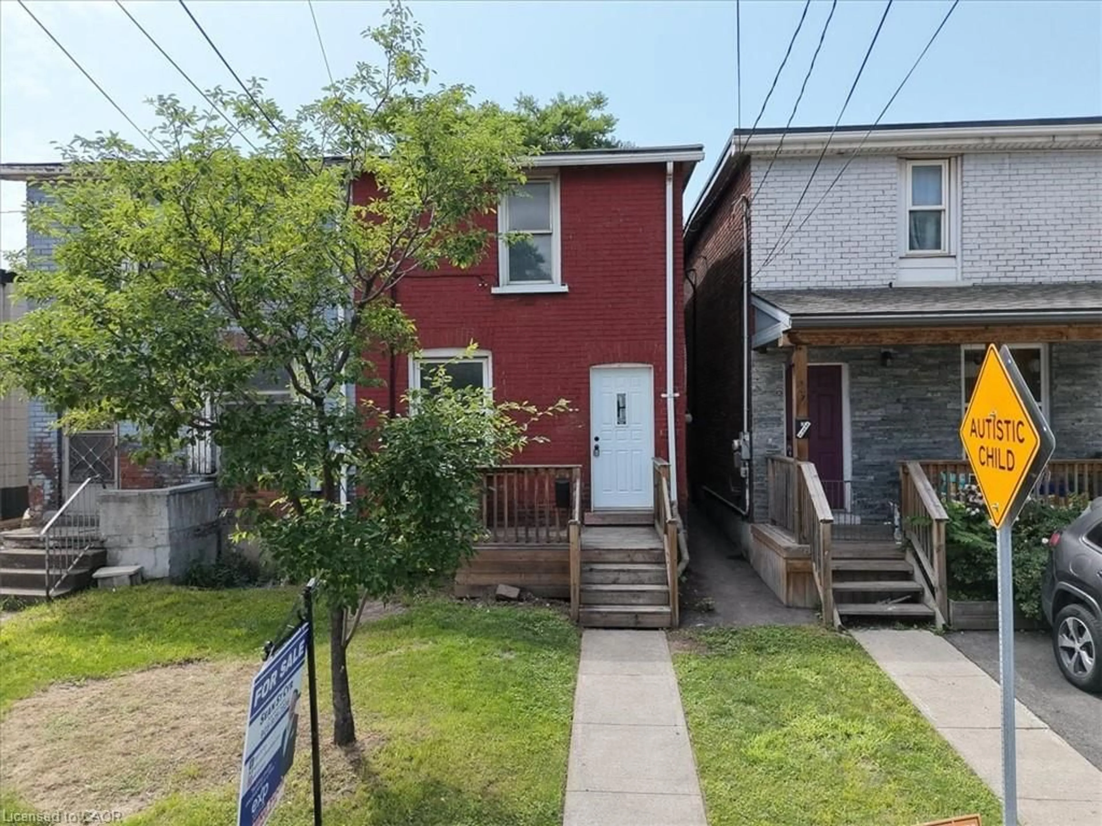 A pic from outside/outdoor area/front of a property/back of a property/a pic from drone, street for 25 Albemarle St, Hamilton Ontario L8L 7G5