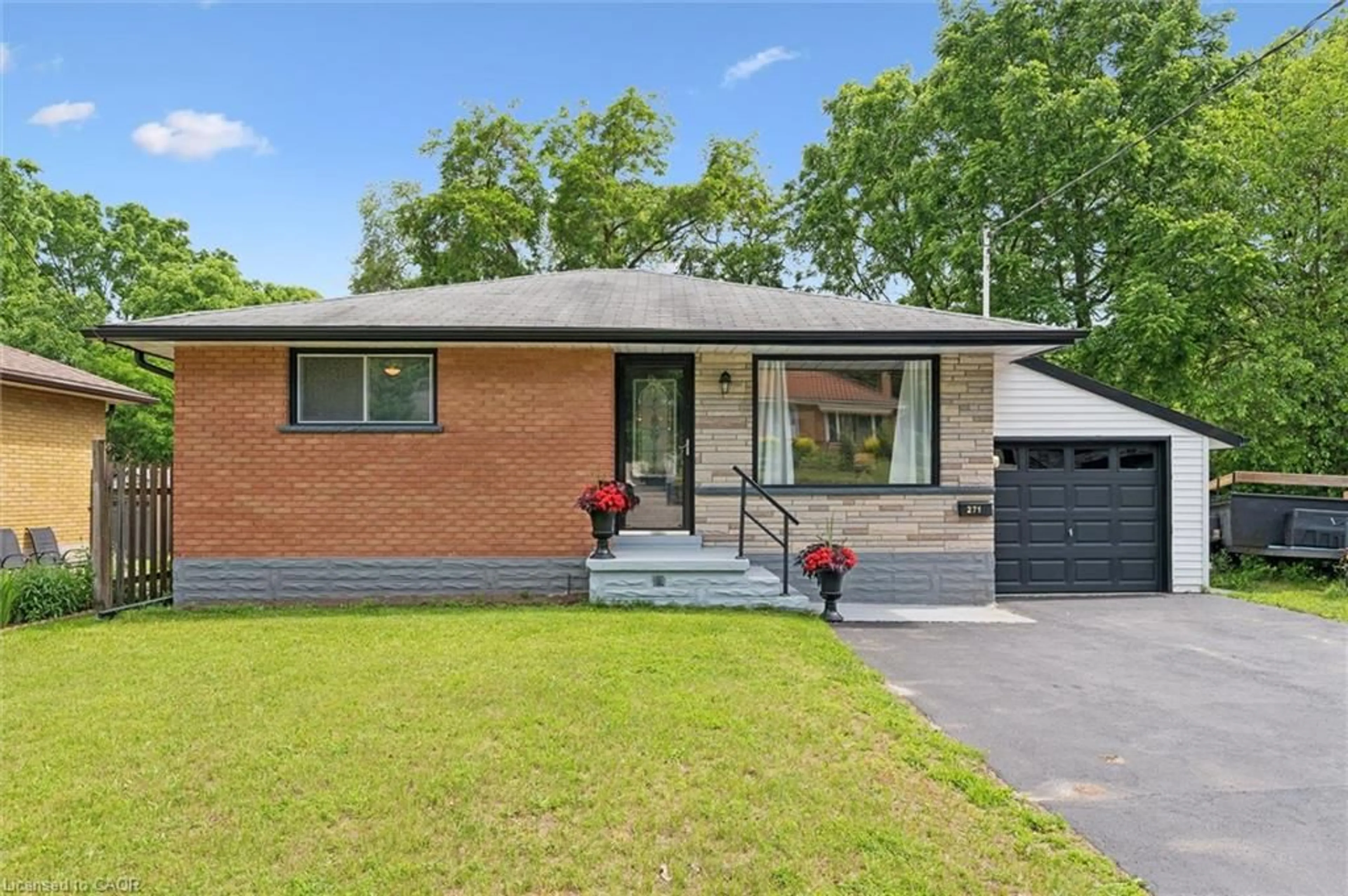 Home with brick exterior material, street for 271 Mausser Ave, Kitchener Ontario N2M 3L2
