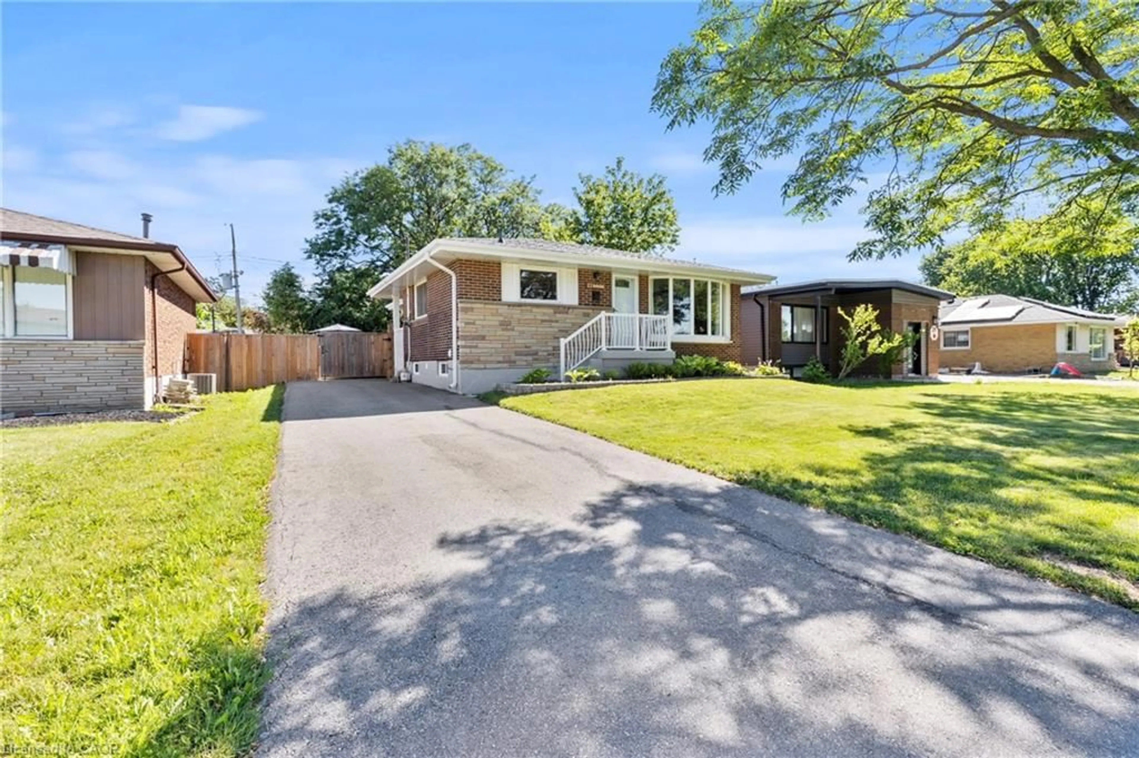 Unknown for 27 Bobolink Rd, Hamilton Ontario L9A 2P3