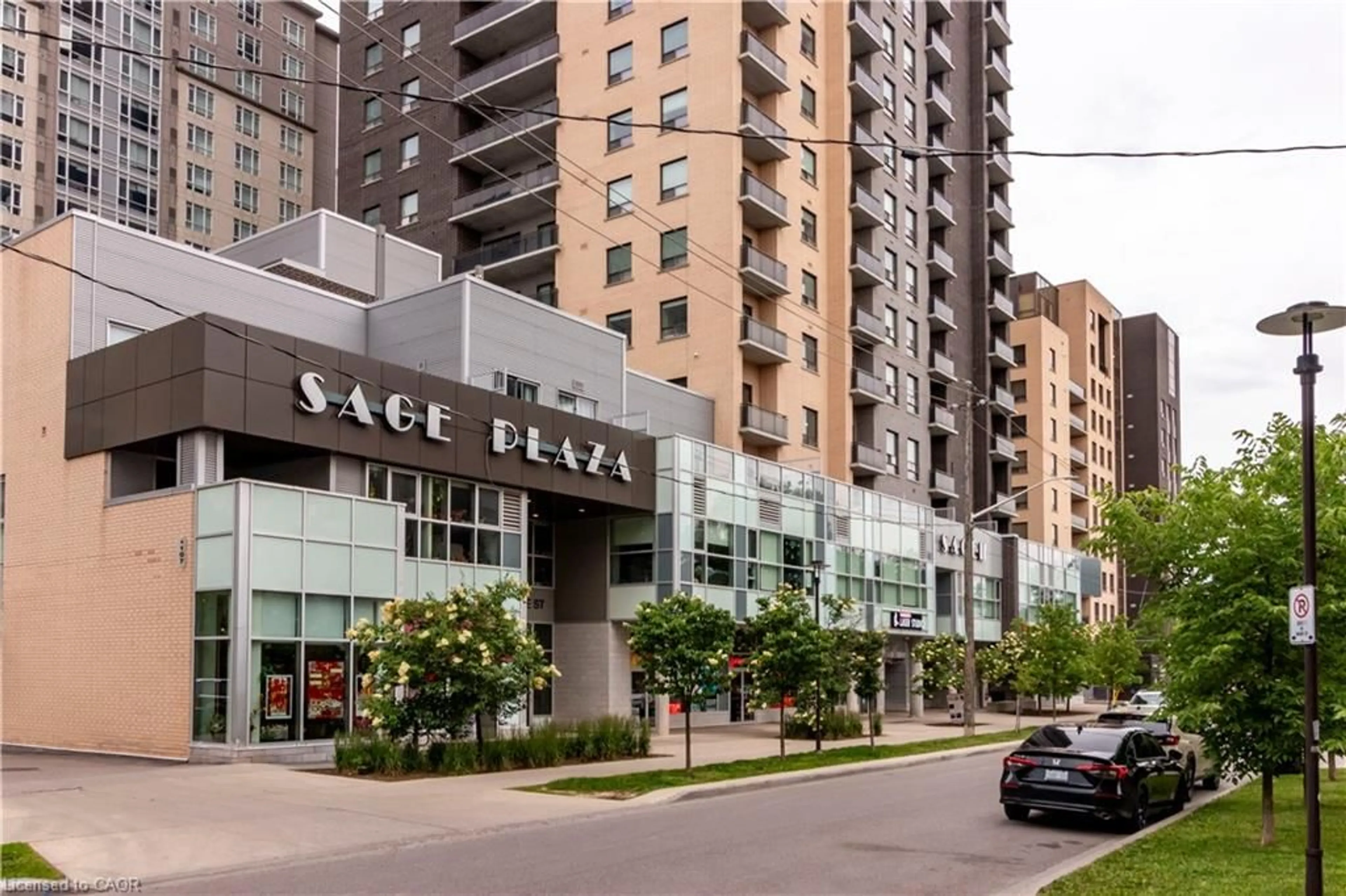 Indoor foyer for 318 Spruce St #1004, Waterloo Ontario N2L 0E9