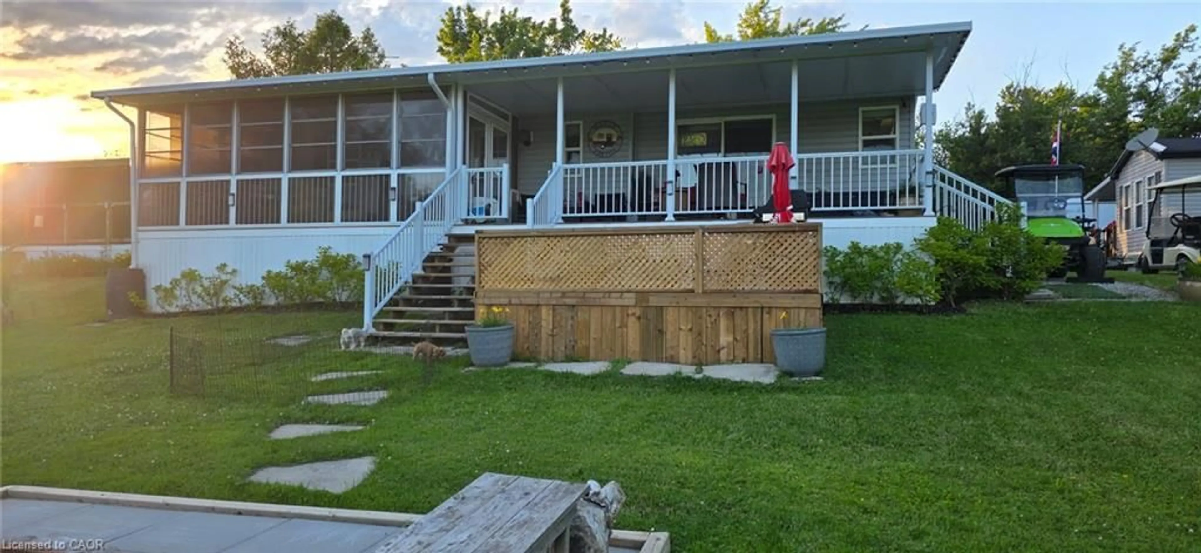 Patio, water/lake/river/ocean view for 1001 Haldimand Road 17 #189, Cayuga Ontario N0A 1E0