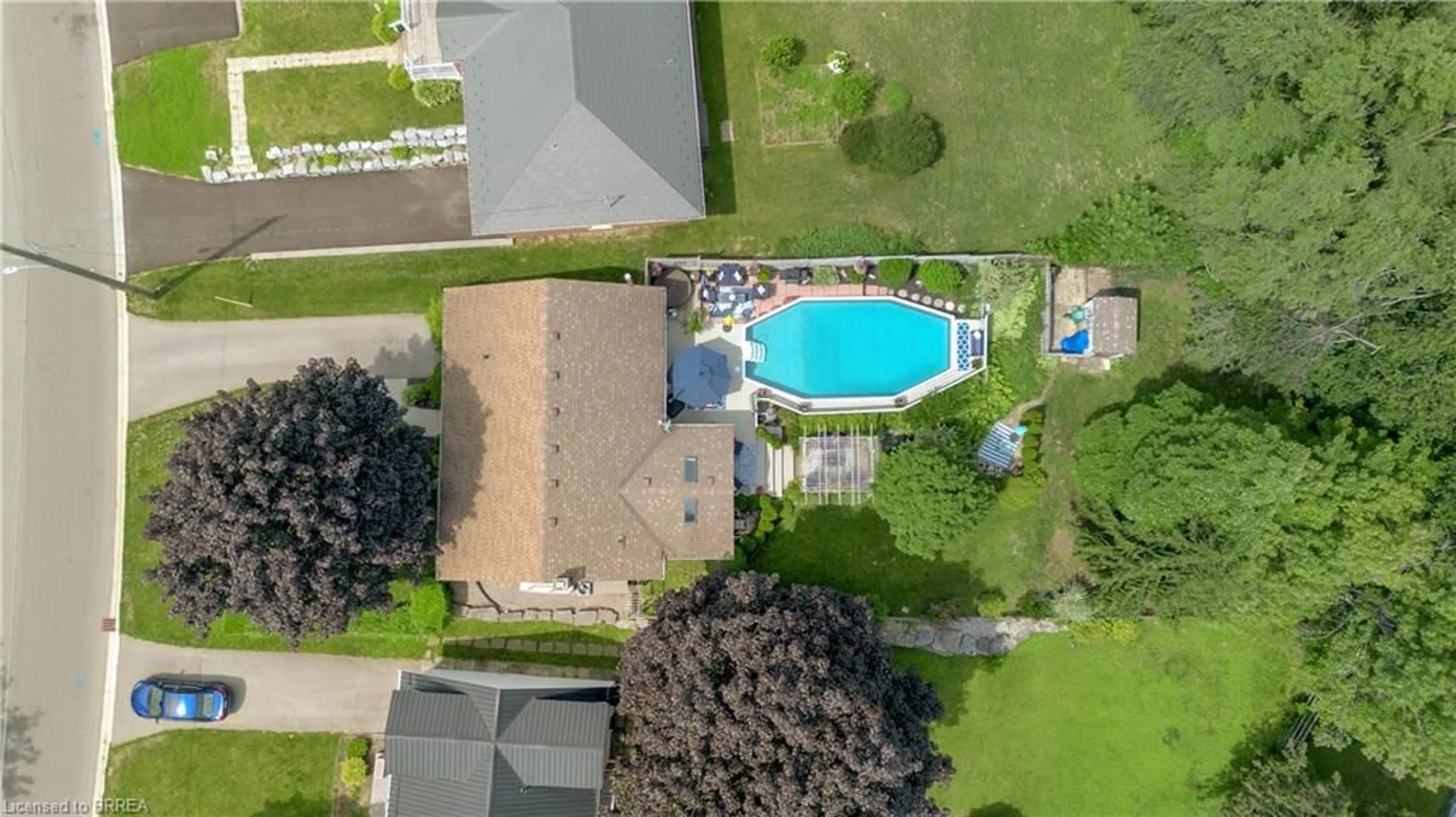A pic from outside/outdoor area/front of a property/back of a property/a pic from drone, water/lake/river/ocean view for 23 Tyrell St, Simcoe Ontario N3Y 2H2