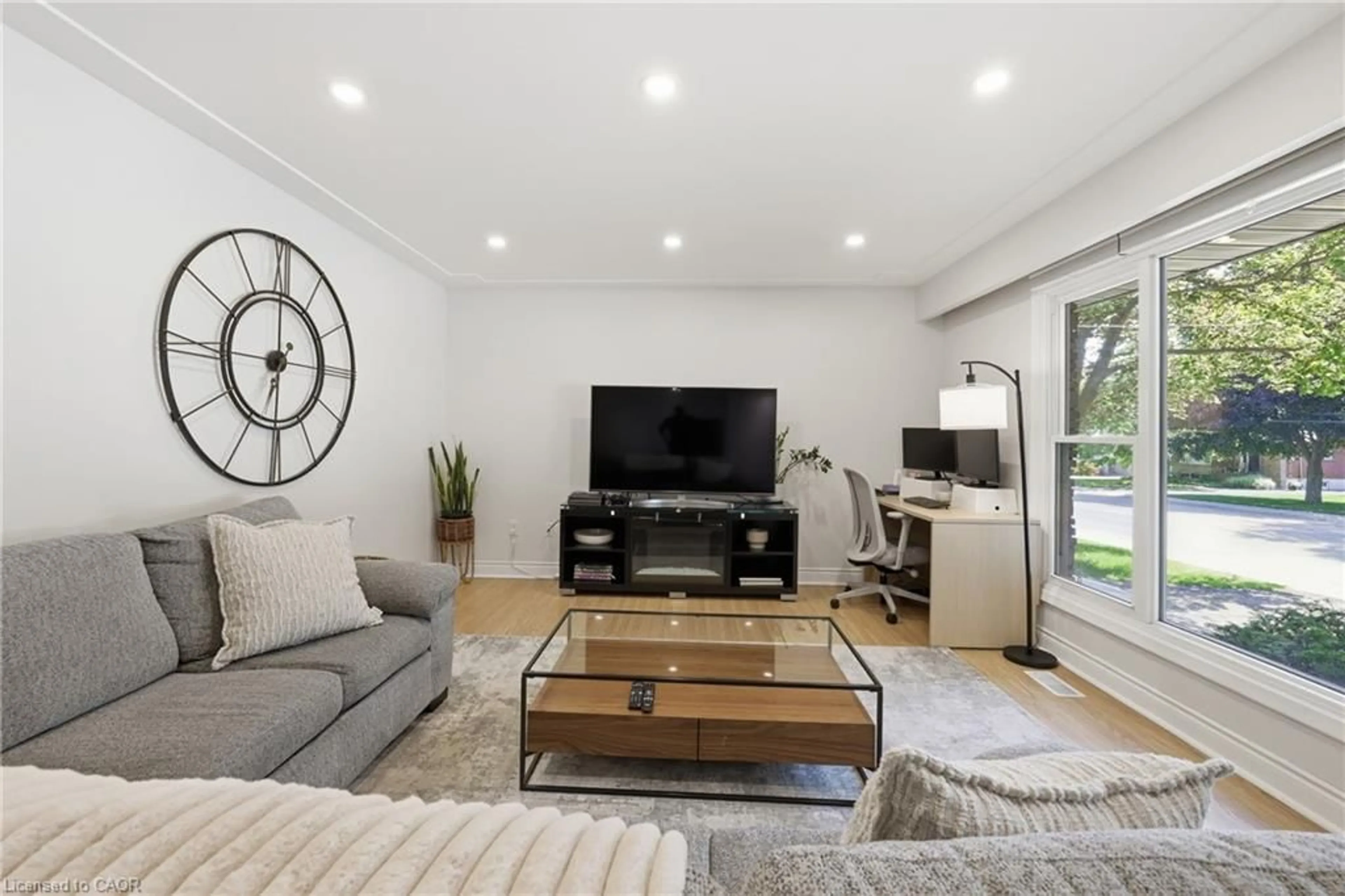 Living room with furniture, unknown for 312 Upper Paradise Rd, Hamilton Ontario L9C 5C4