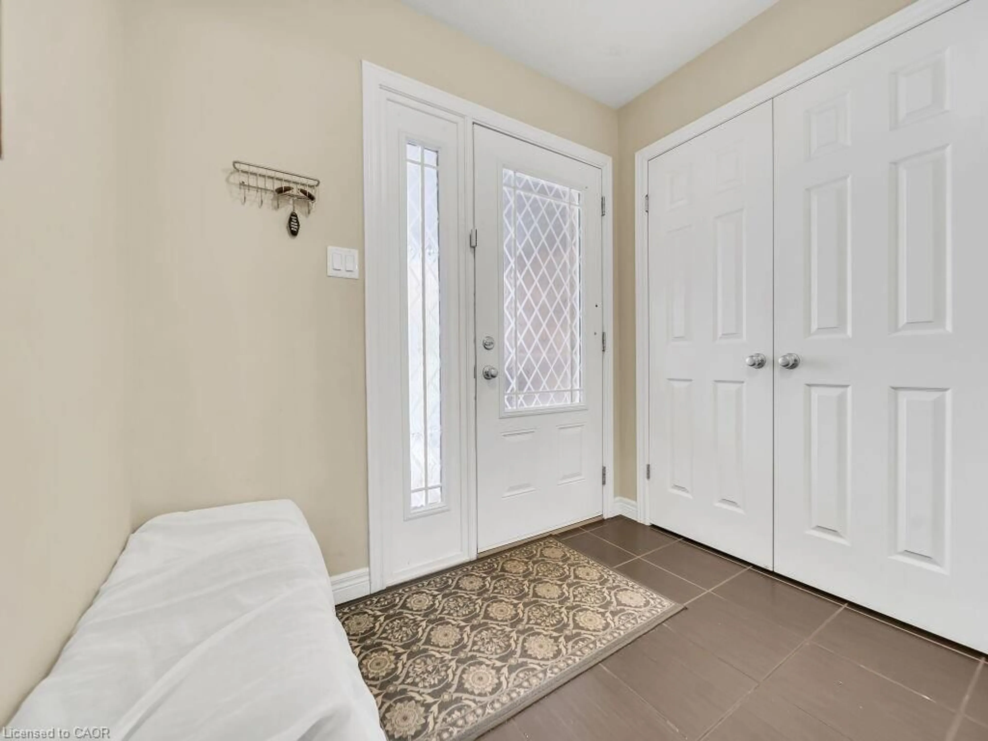 Indoor entryway for 193 Mccann St, Guelph Ontario N1G 0A6