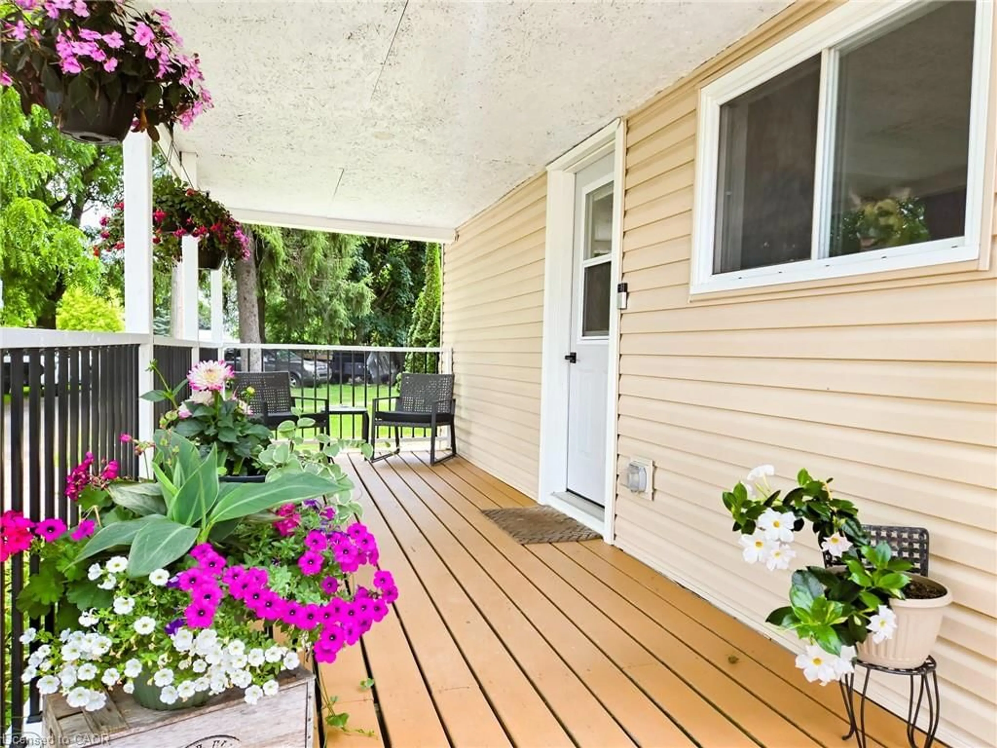 Patio, street for 6 Hewitt St, Vittoria Ontario N0E 1W0