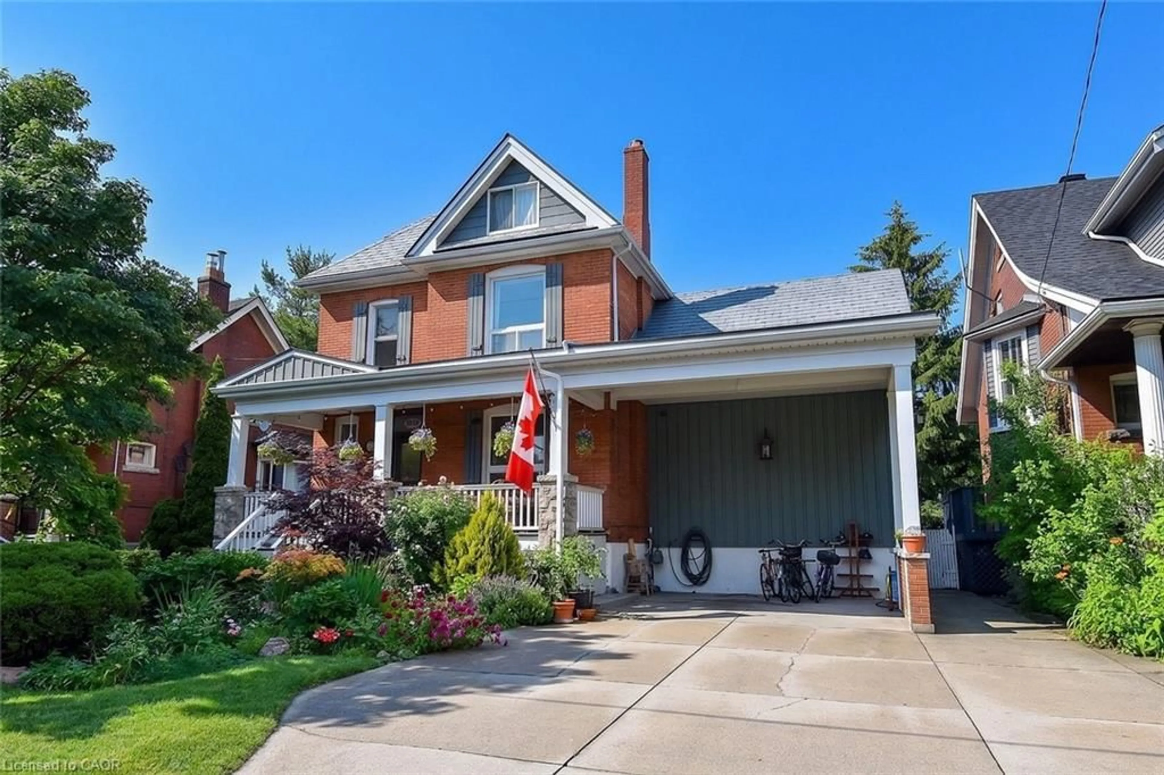 Home with brick exterior material, street for 135 Alpine Ave, Hamilton Ontario L9A 1A7