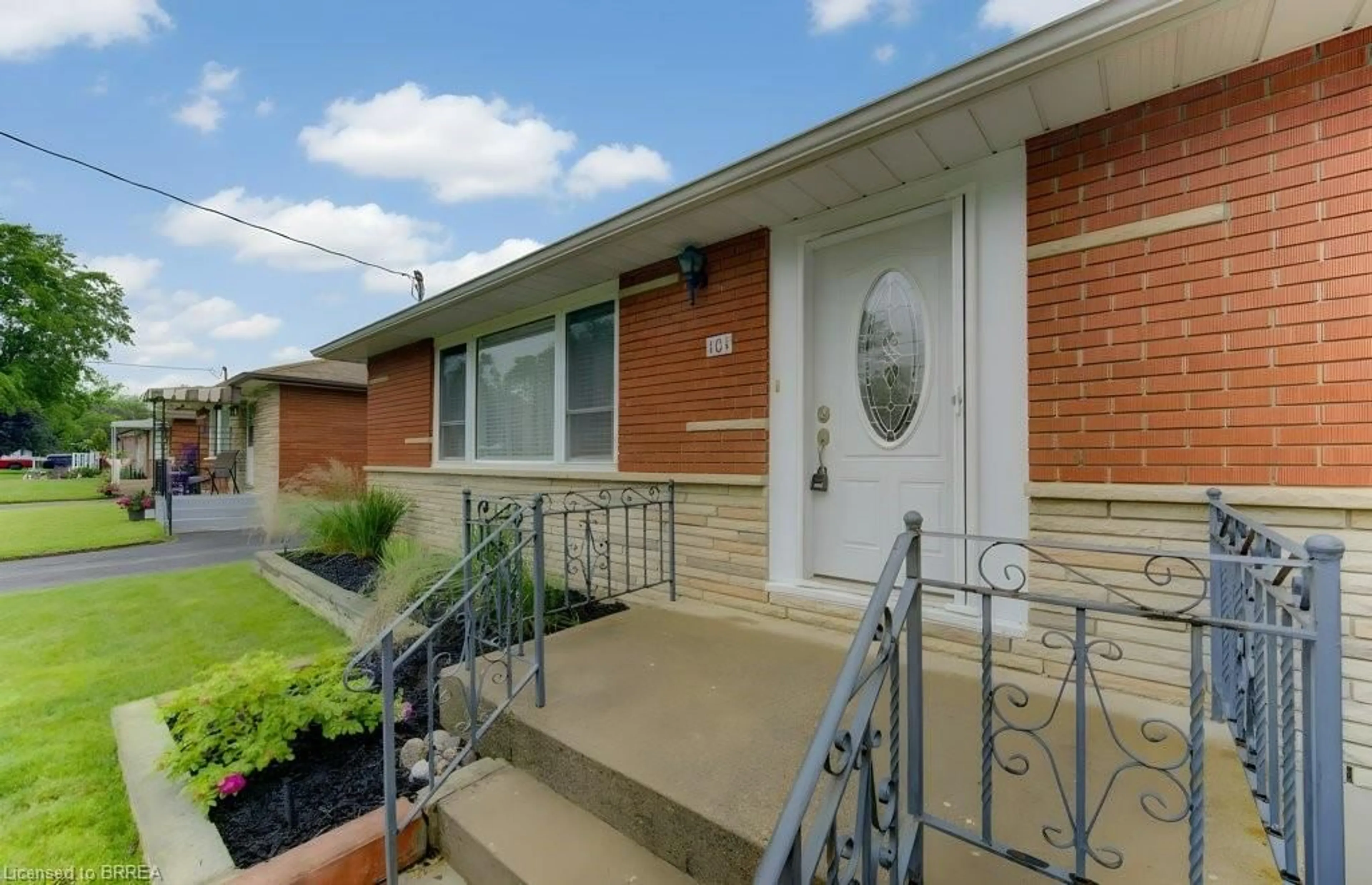 Home with brick exterior material, street for 101 Seventh Ave, Brantford Ontario N3S 1B7