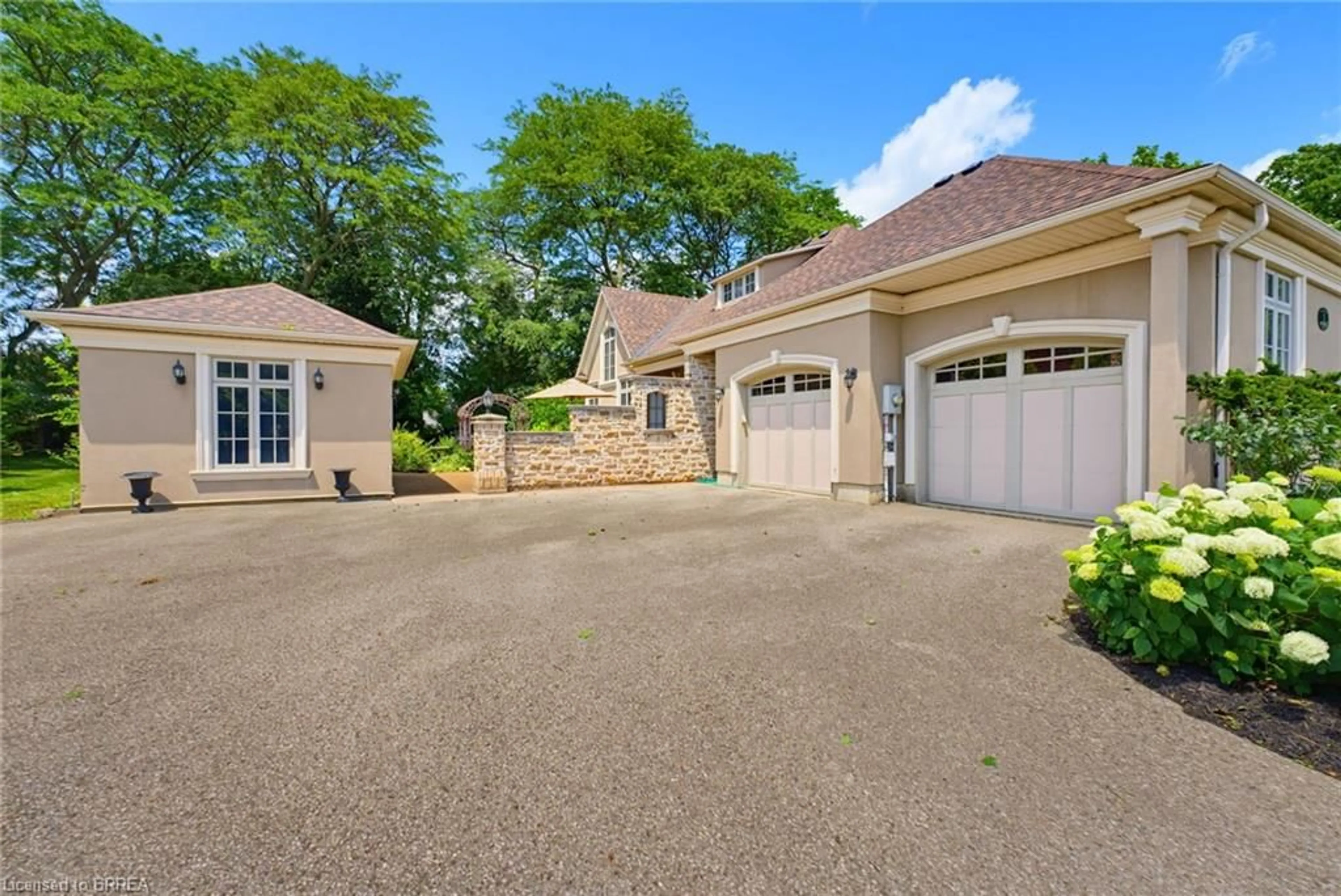 Unknown for 1 Rue Chateaux Terr, Brantford Ontario N3T 6N7