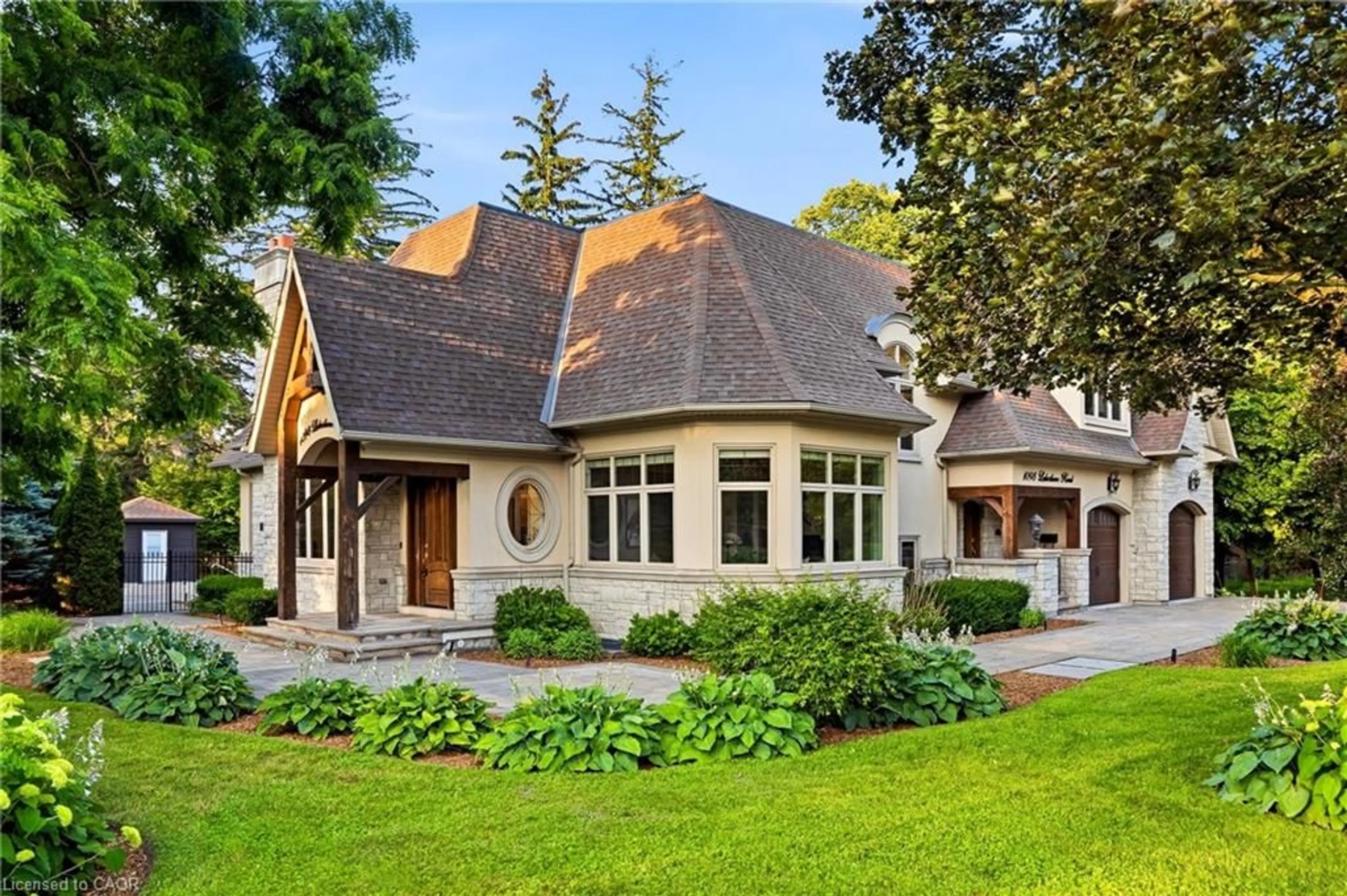 Home with brick exterior material, street for 1098 Lakeshore Rd, Oakville Ontario L6L 1E9