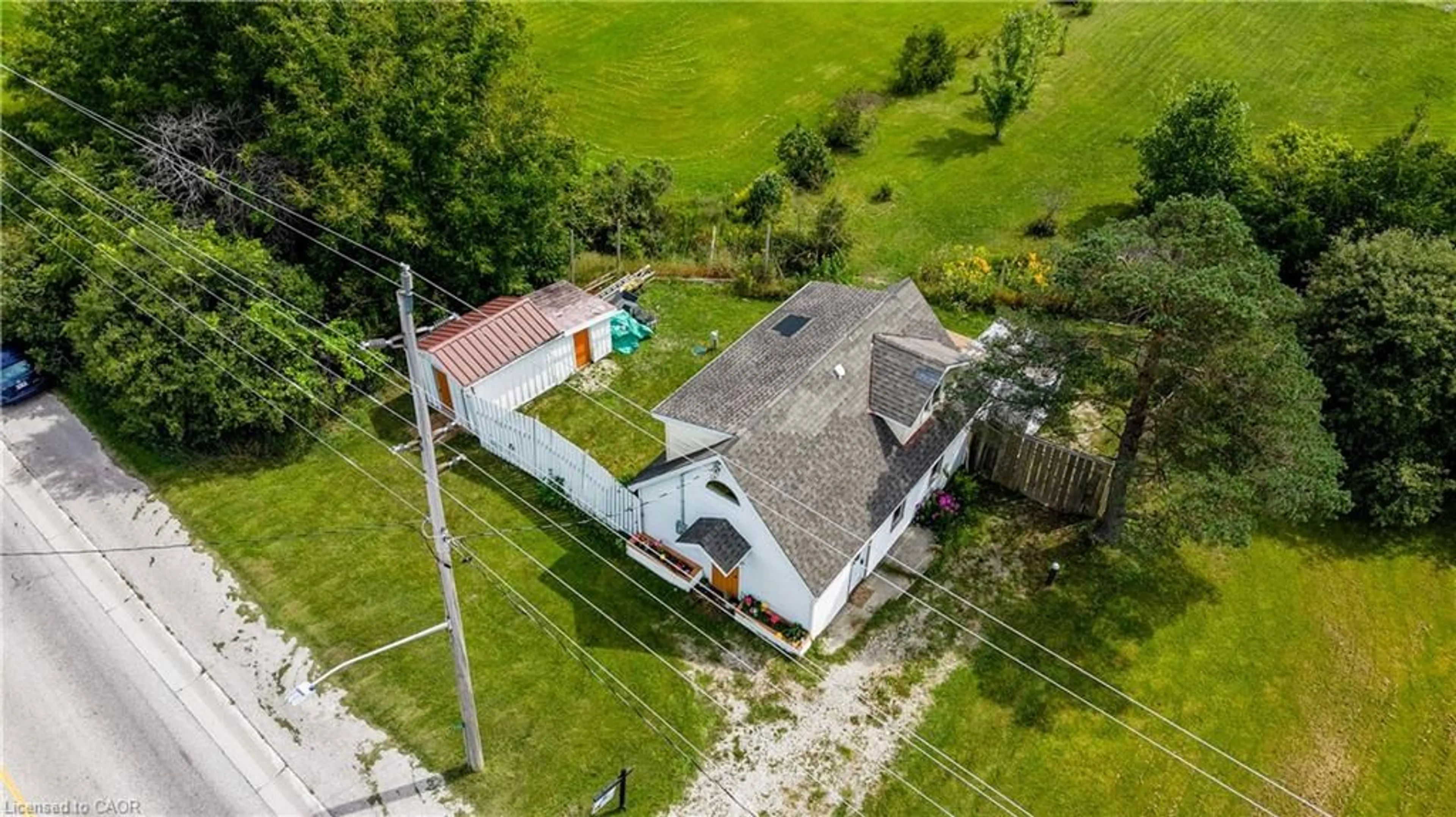 A pic from outside/outdoor area/front of a property/back of a property/a pic from drone, building for 1242 Bruce Rd 1, Holyrood Ontario N2W 3K4