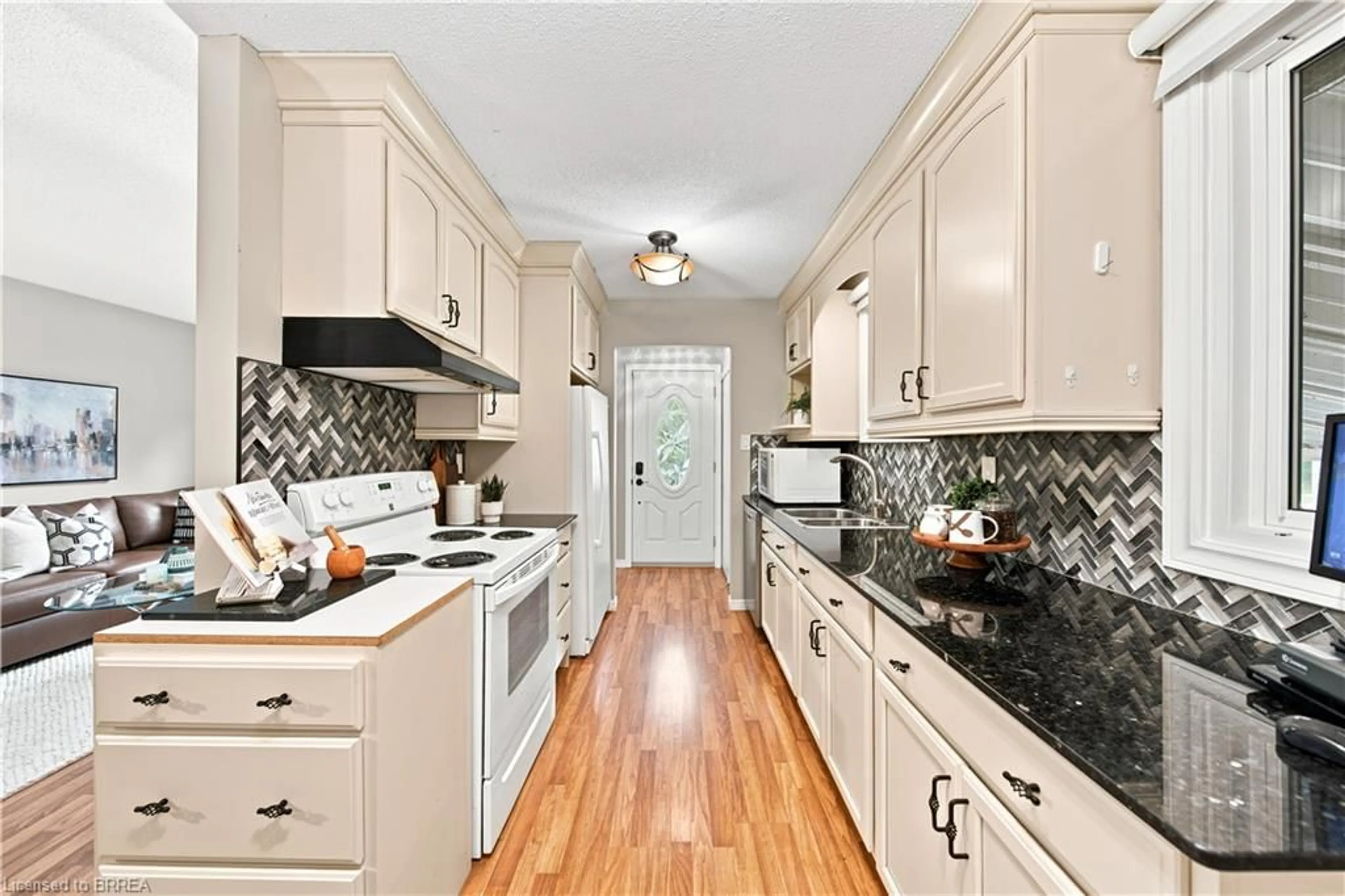 Unknown for 58 Amelia St, Paris Ontario N3L 1Z6